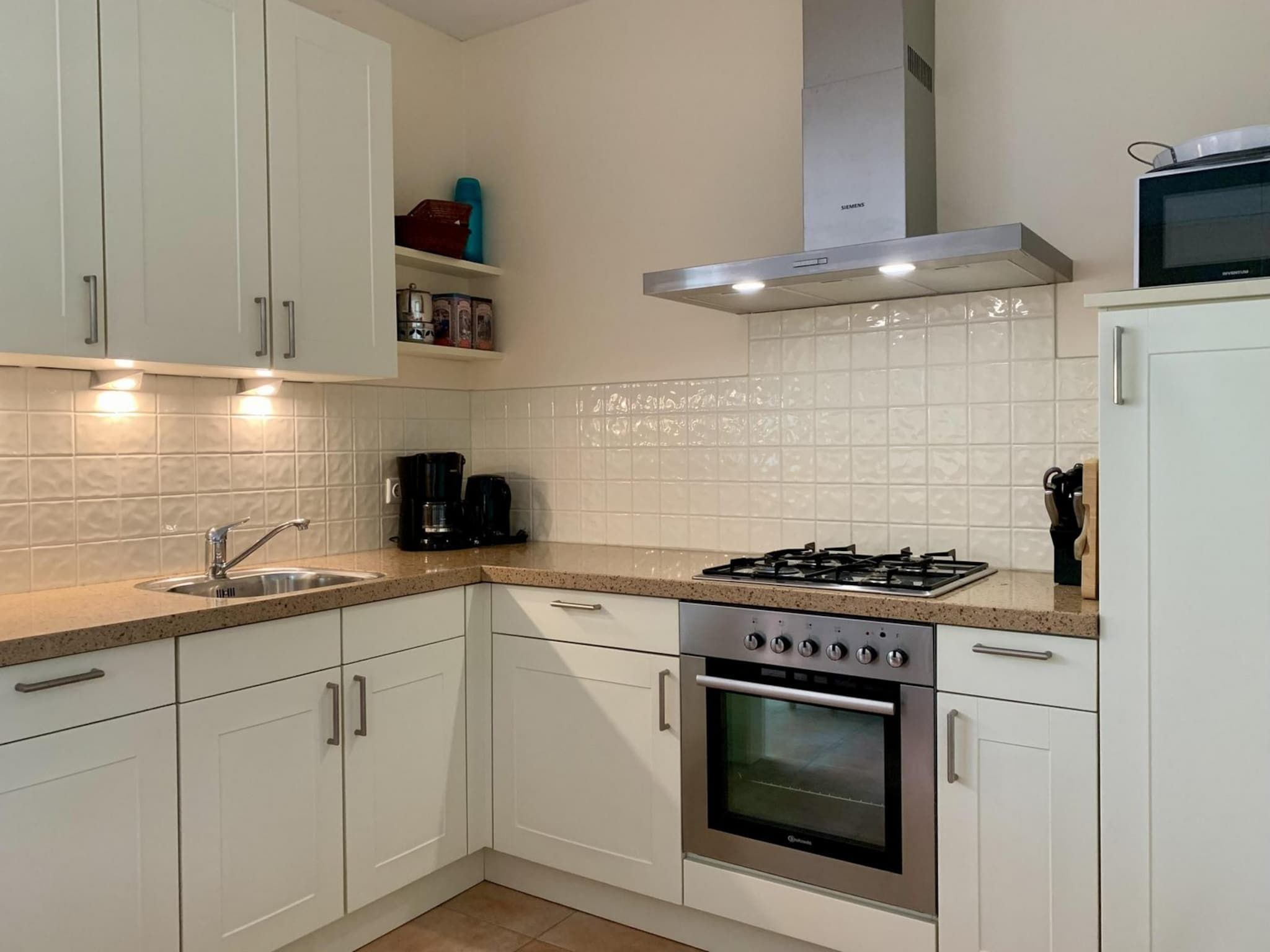 De keuken van Campanula 11 in Sint Maartenszee