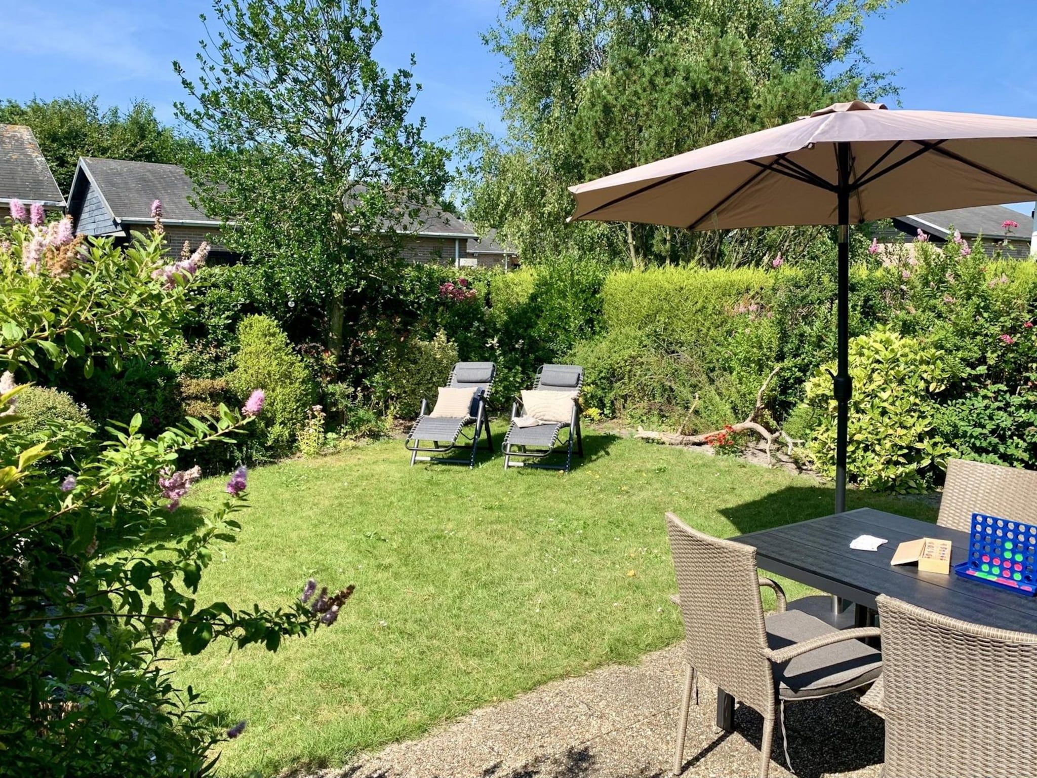 De tuin van Boerenslag 23 in Sint Maartenszee