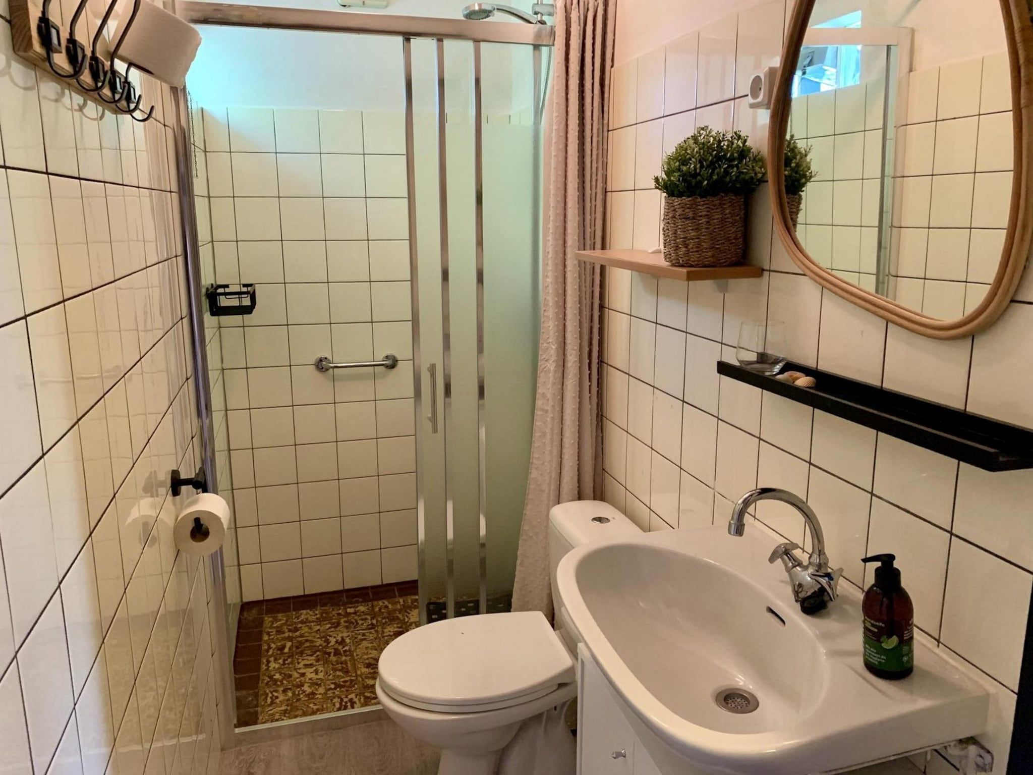 De badkamer van Boerenslag 23 in Sint Maartenszee
