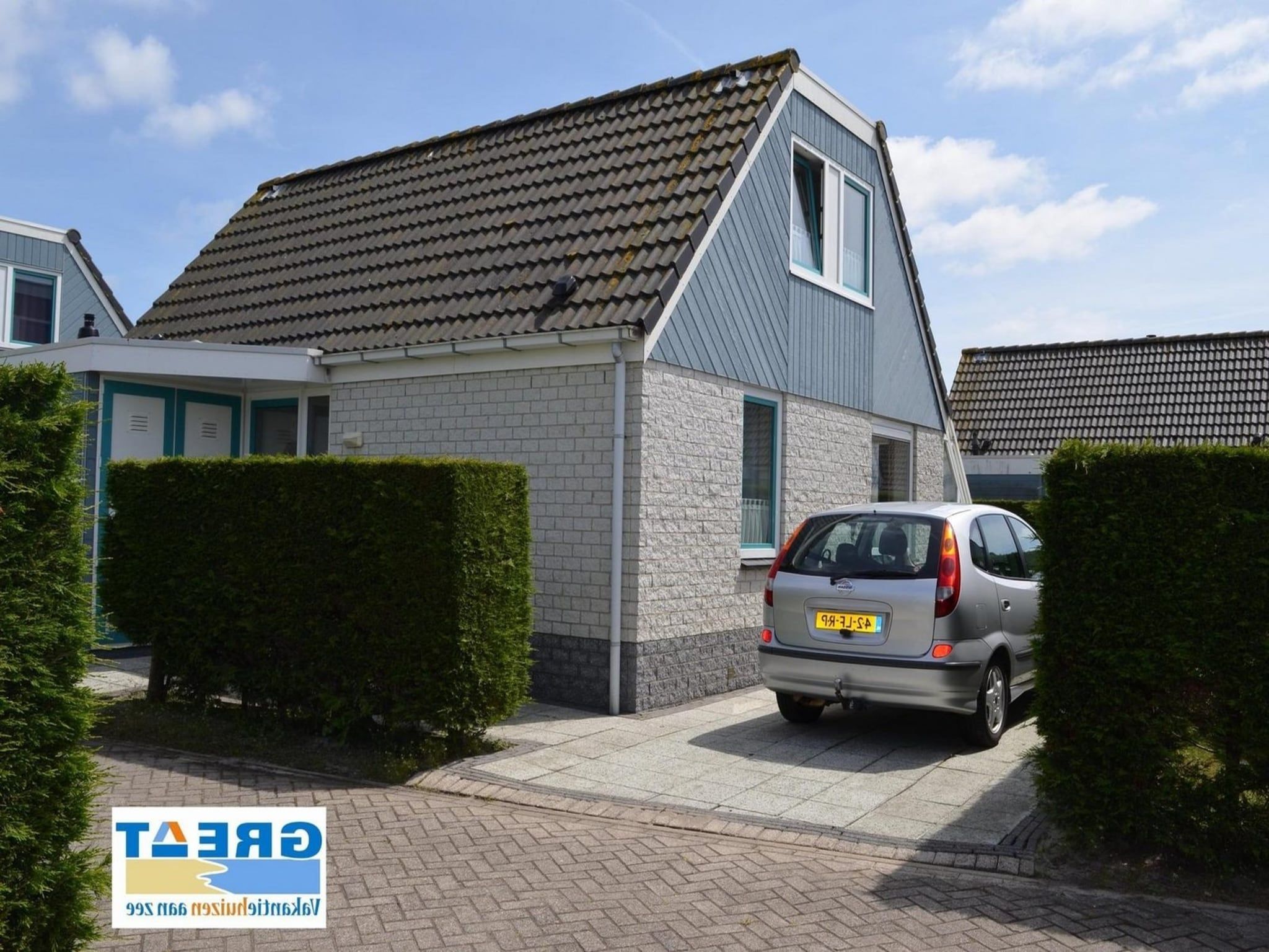Het terras van Bohemien 40 in Sint Maartenszee