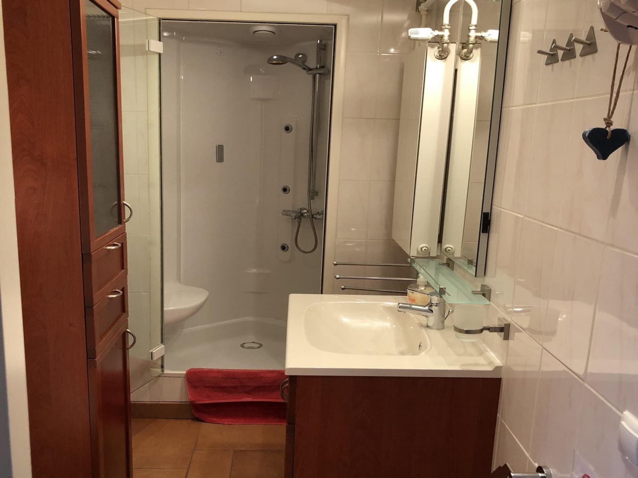 De badkamer van De Schelp 08 in Sint Maartenszee