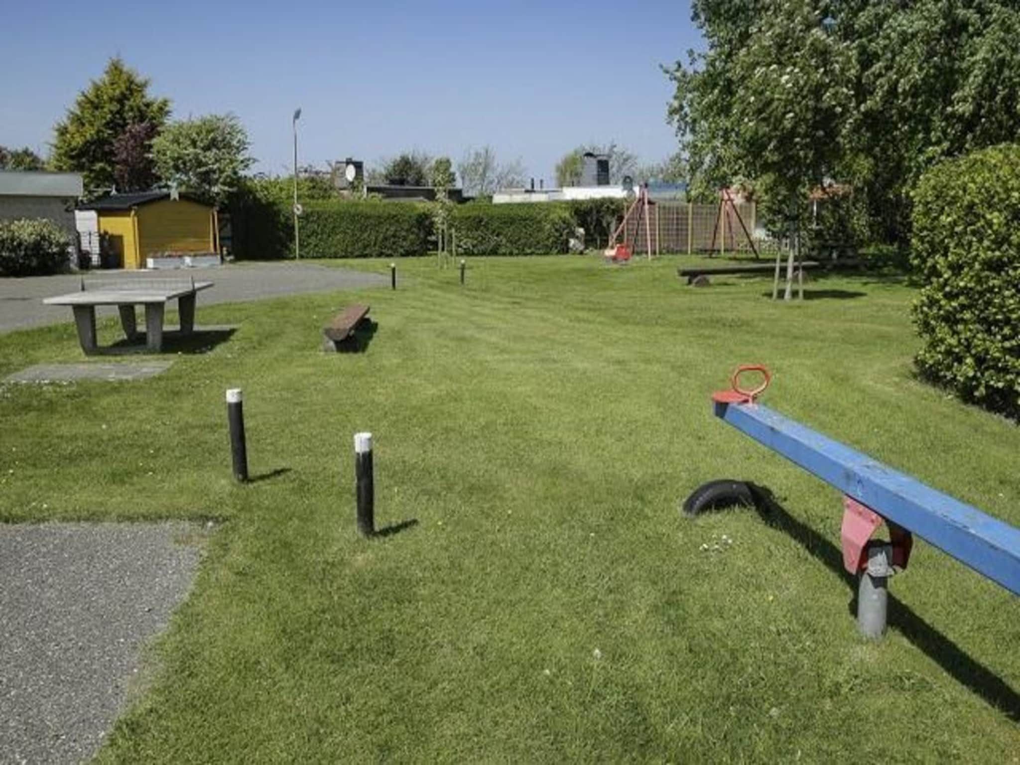 De tuin van De Schelp 14 in Sint Maartenszee