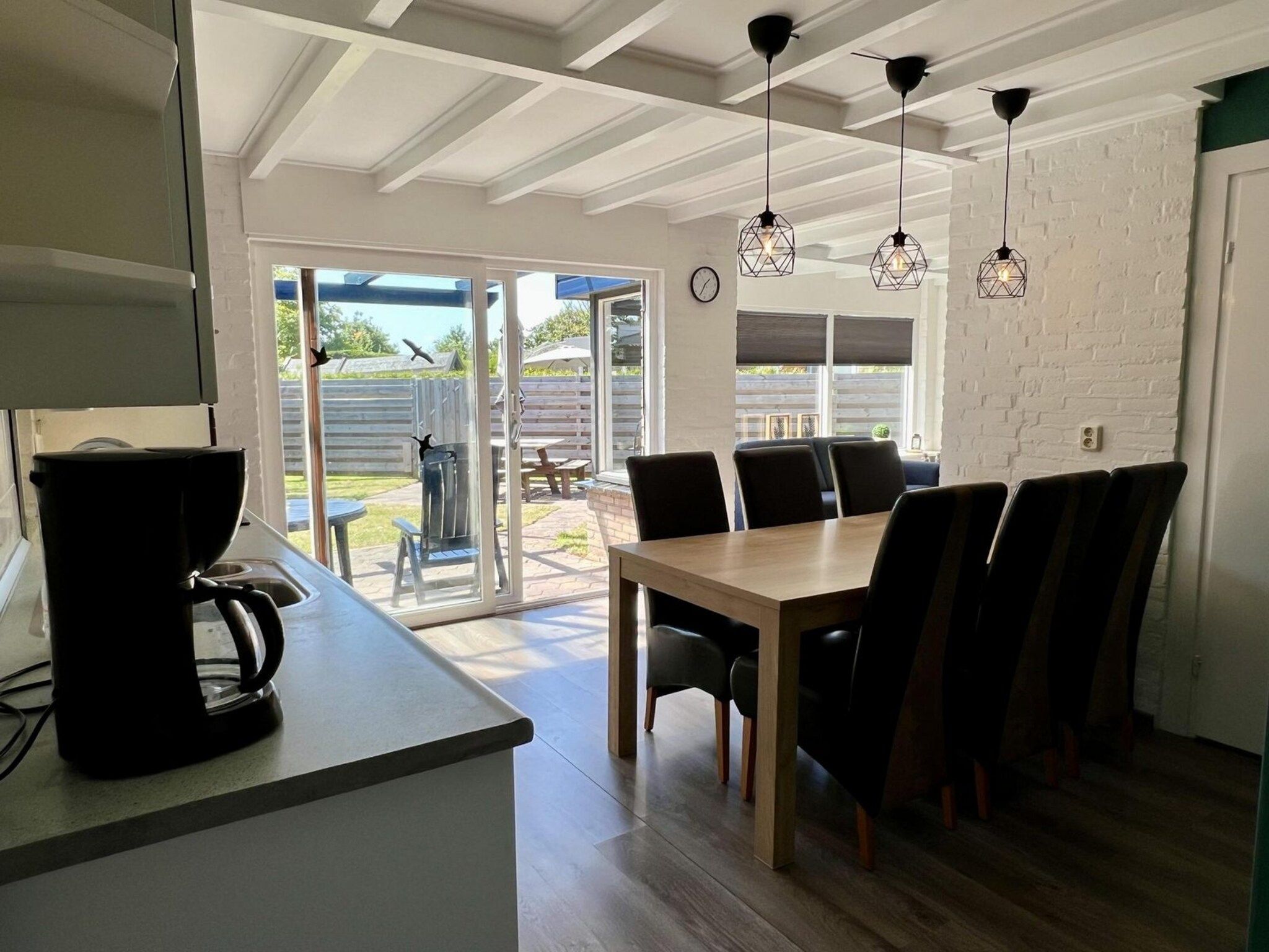 De eetkamer van De Schelp 21 in Sint Maartenszee