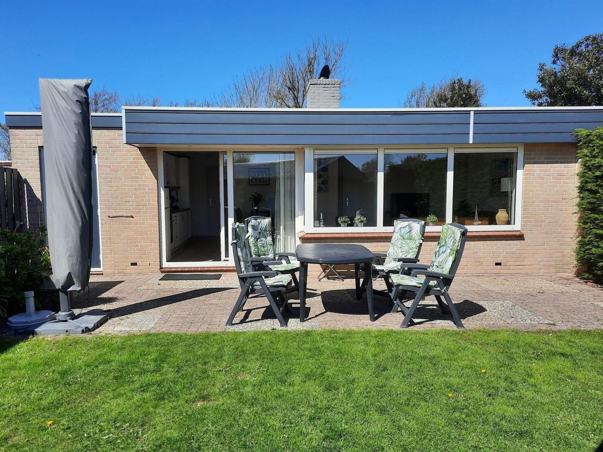 De buitenkant van De Schelp 26 in Sint Maartenszee