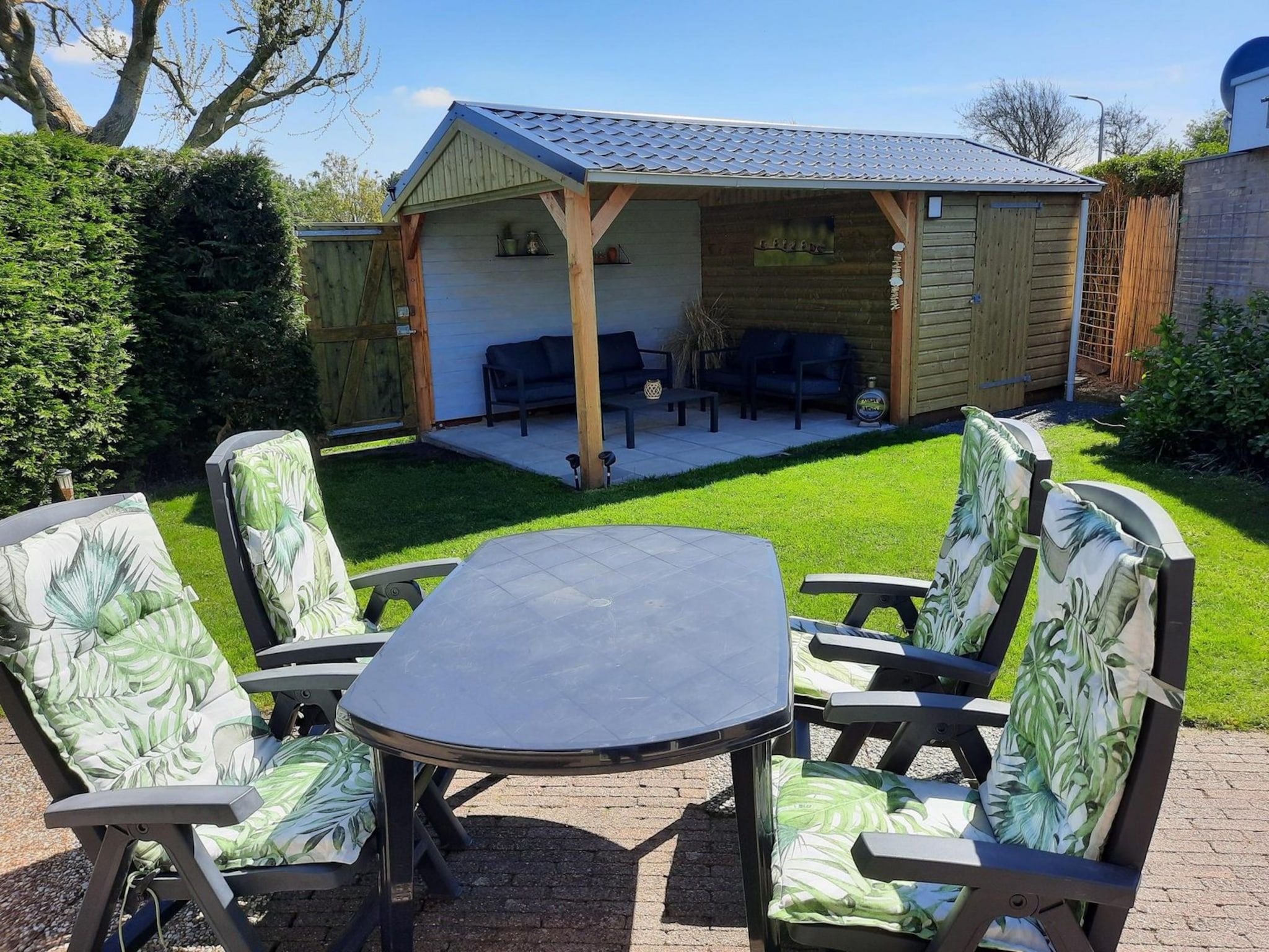 Het terras van De Schelp 26 in Sint Maartenszee