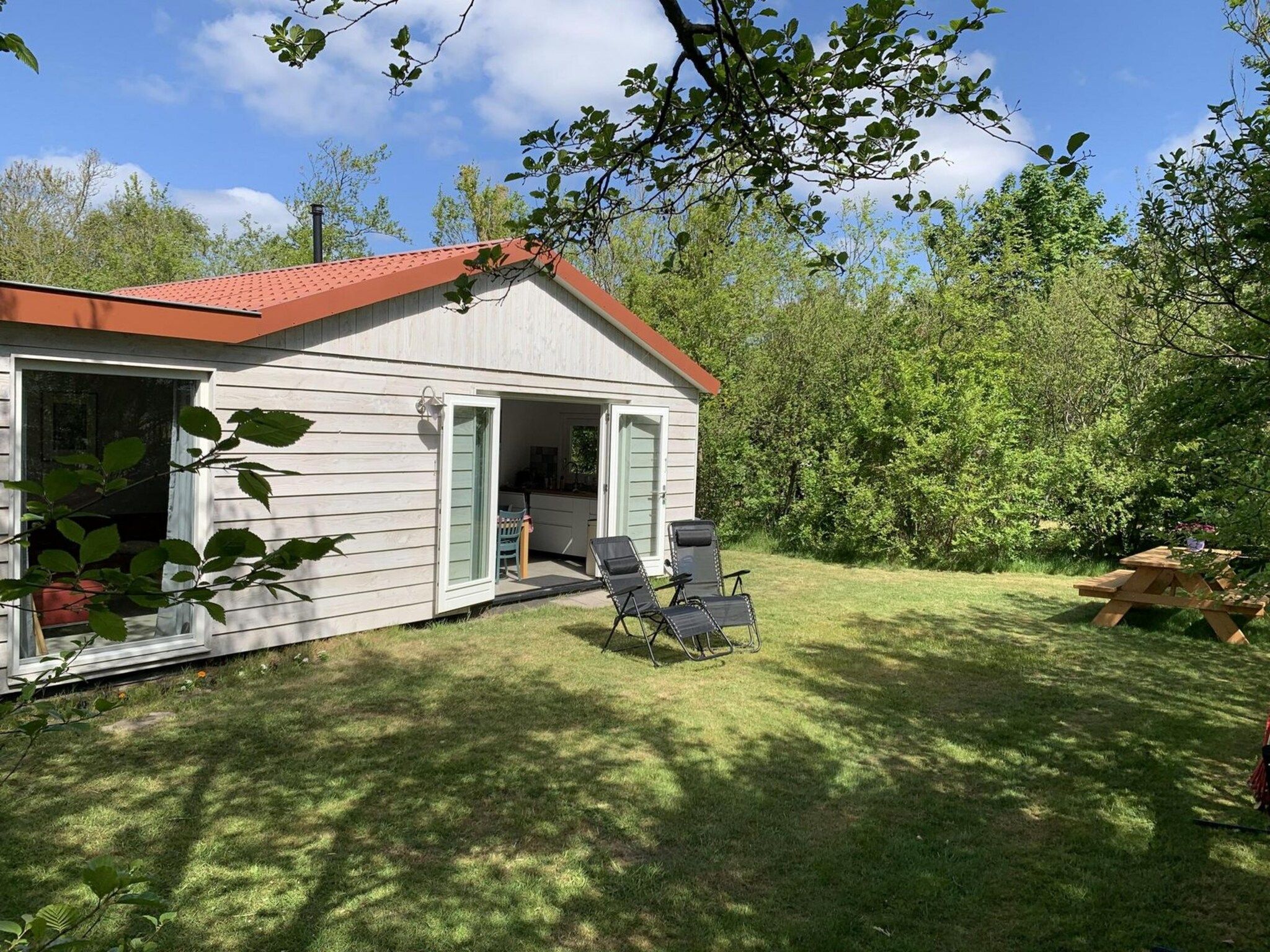 De tuin van Eb en Vloed 45 in Sint Maartenszee