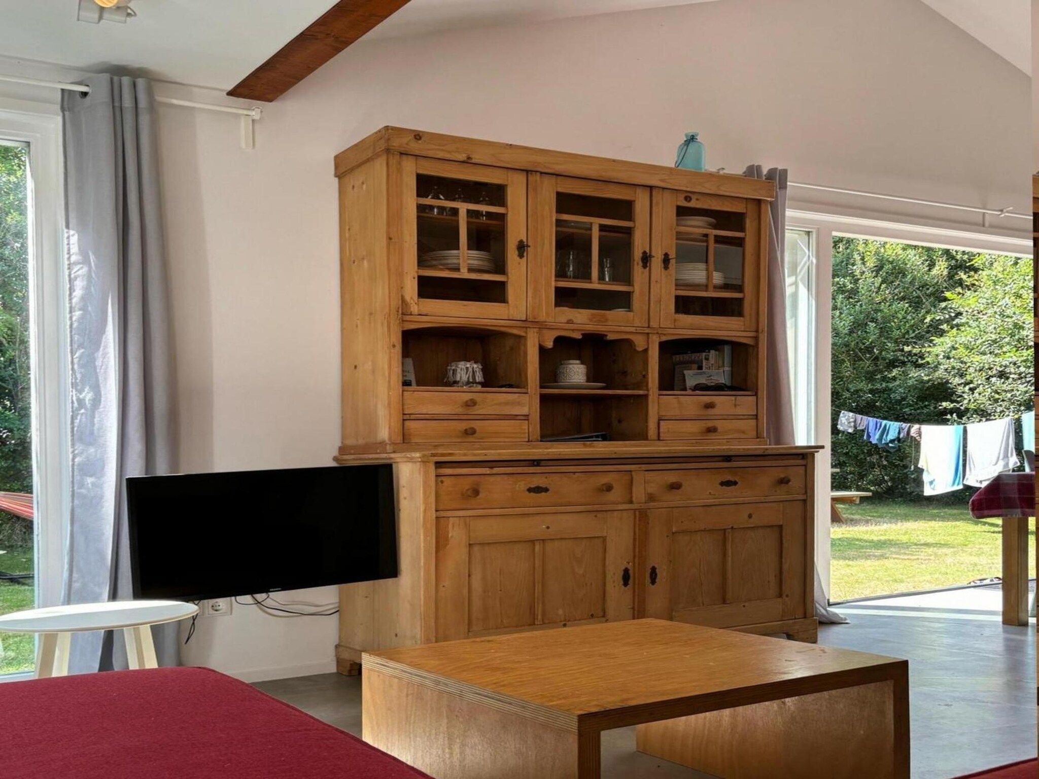 De woonkamer van Eb en Vloed 45 in Sint Maartenszee