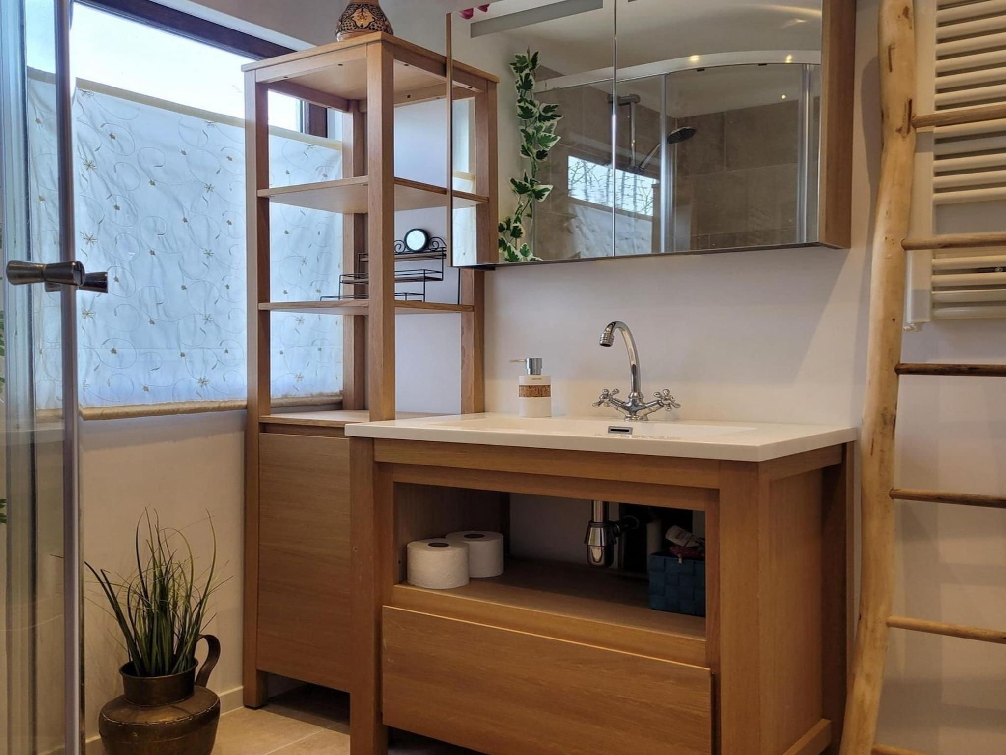 De badkamer van Eb en Vloed 53 in Sint Maartenszee