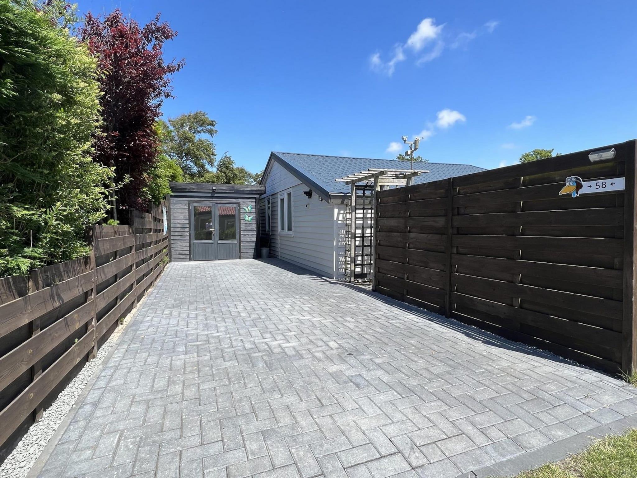 De buitenkant van Eb en Vloed 58 in Sint Maartenszee