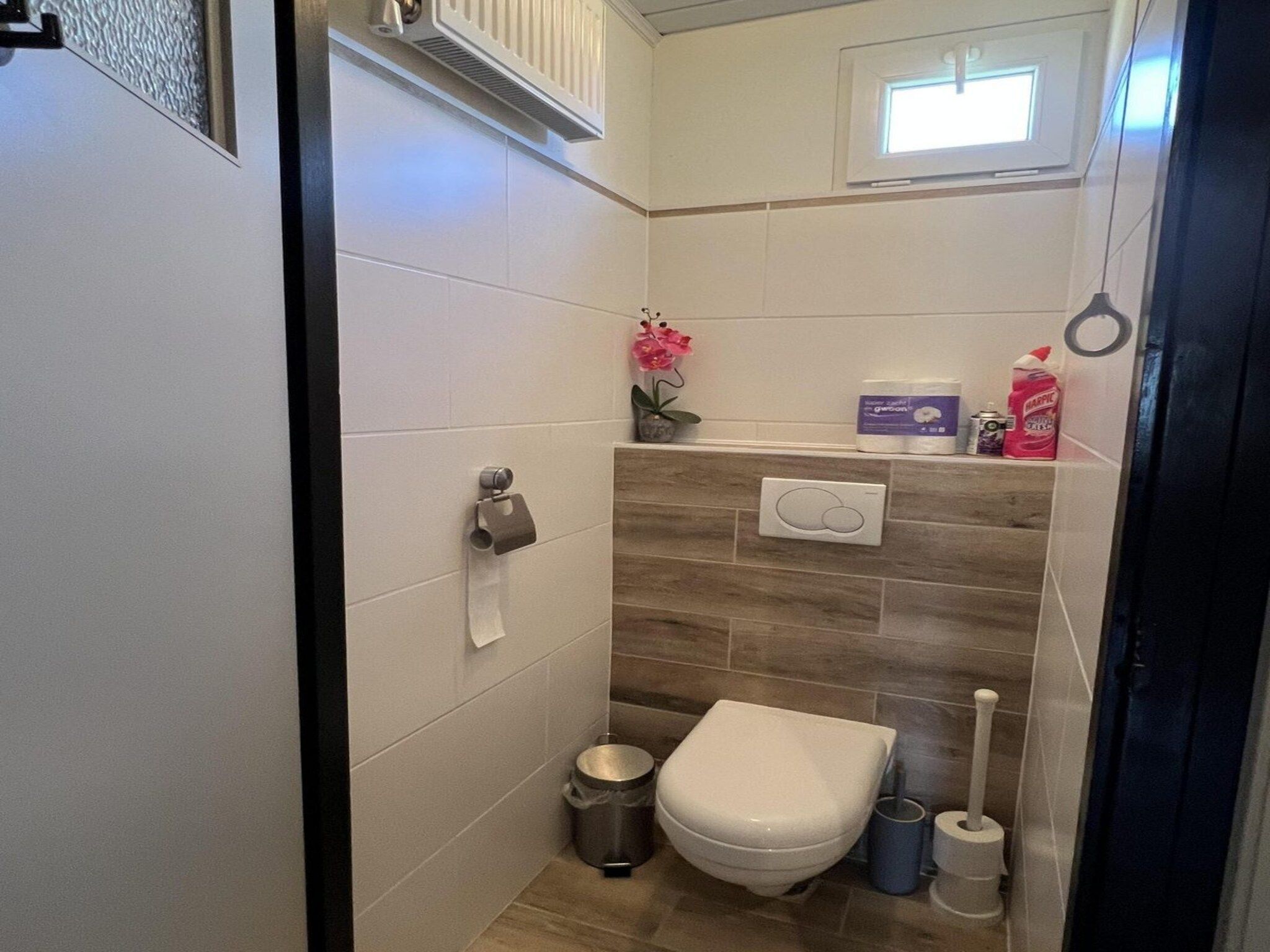 De badkamer van Eb en Vloed 58 in Sint Maartenszee