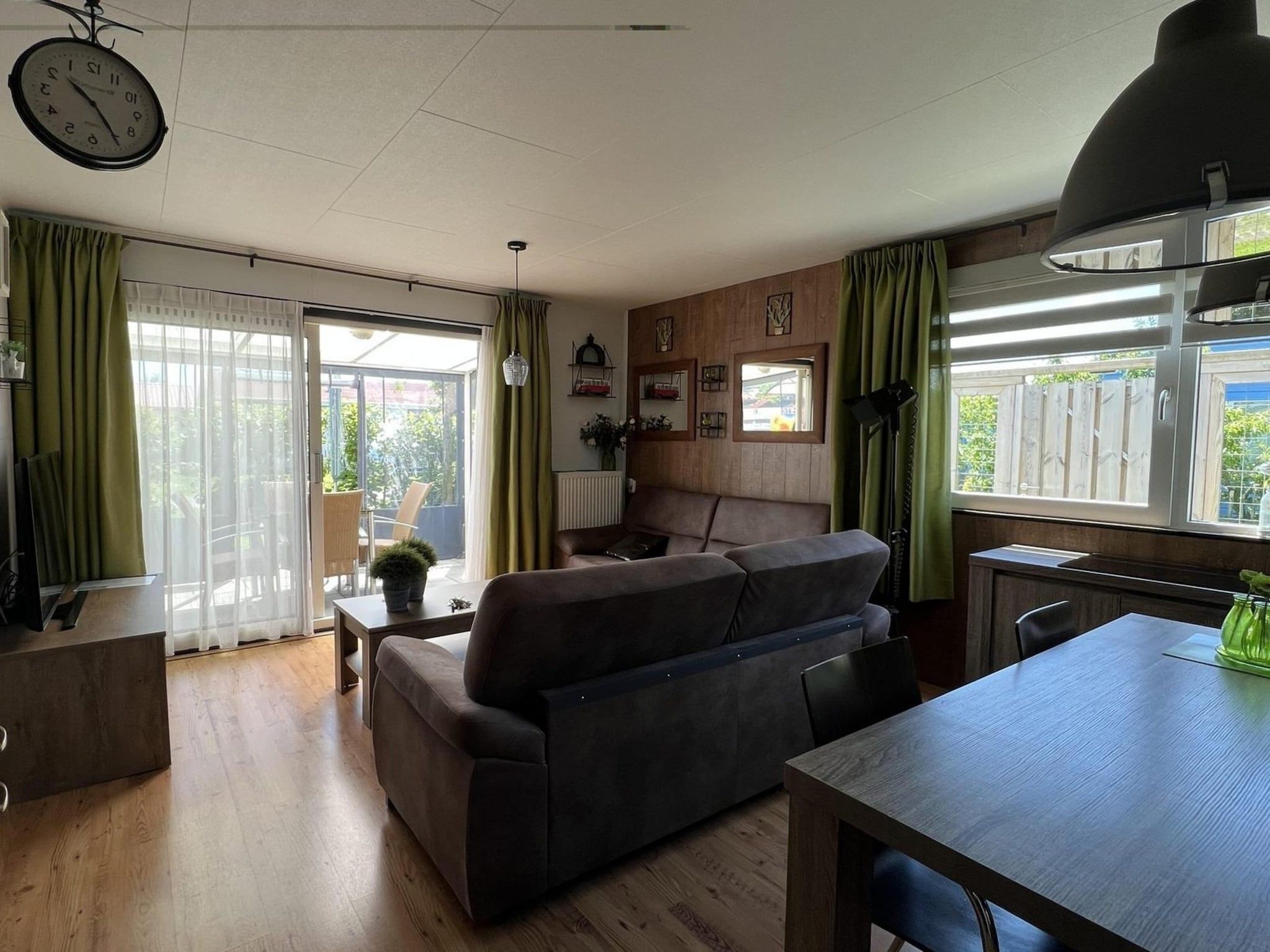 Het terras van Eb en Vloed 58 in Sint Maartenszee