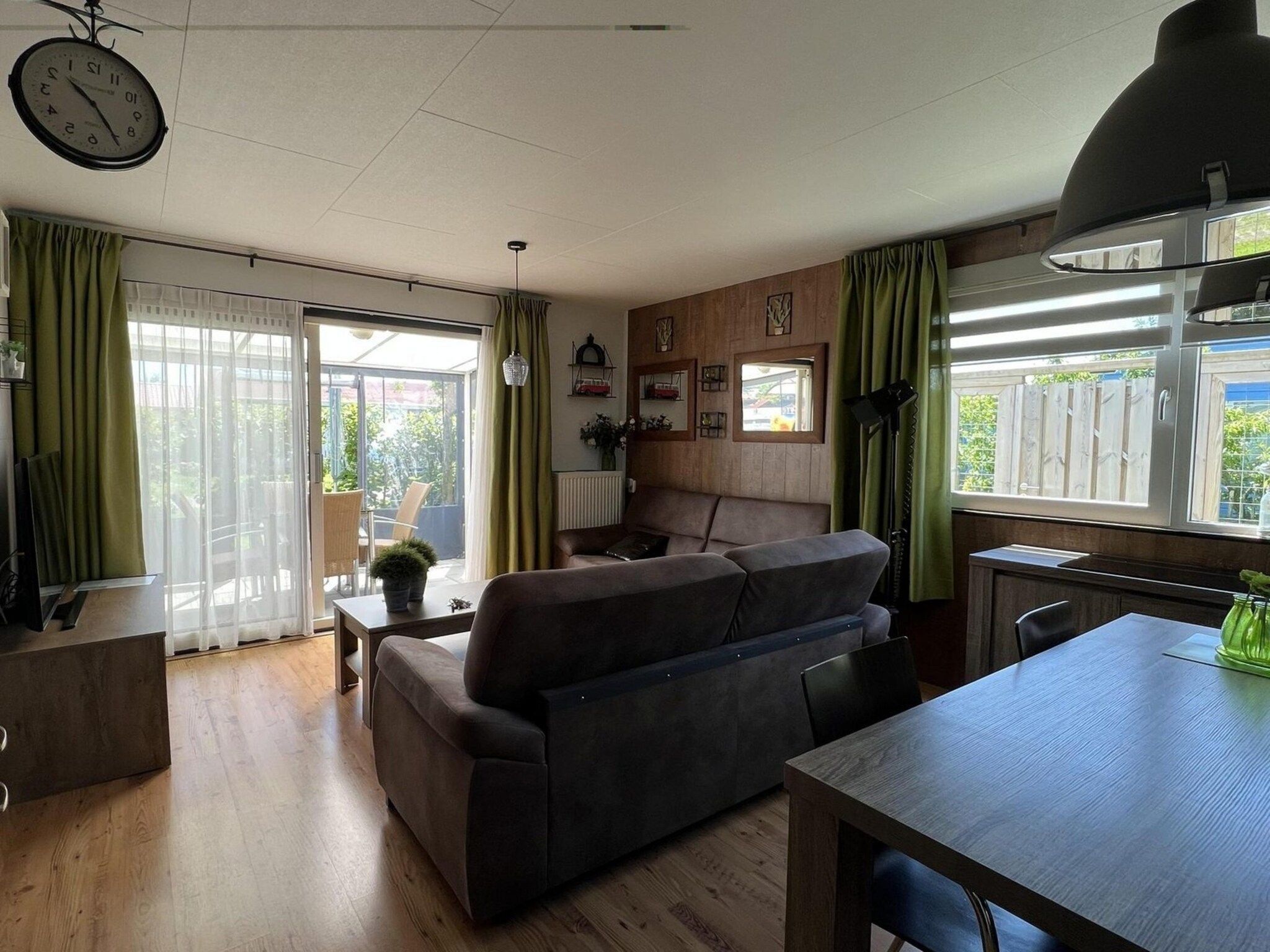 Het terras van Eb en Vloed 58 in Sint Maartenszee