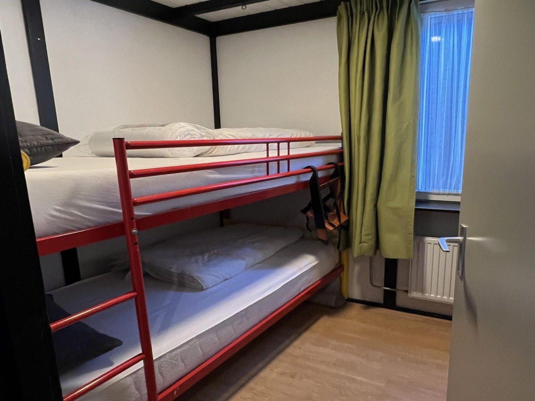 Een slaapkamer van Eb en Vloed 58 in Sint Maartenszee