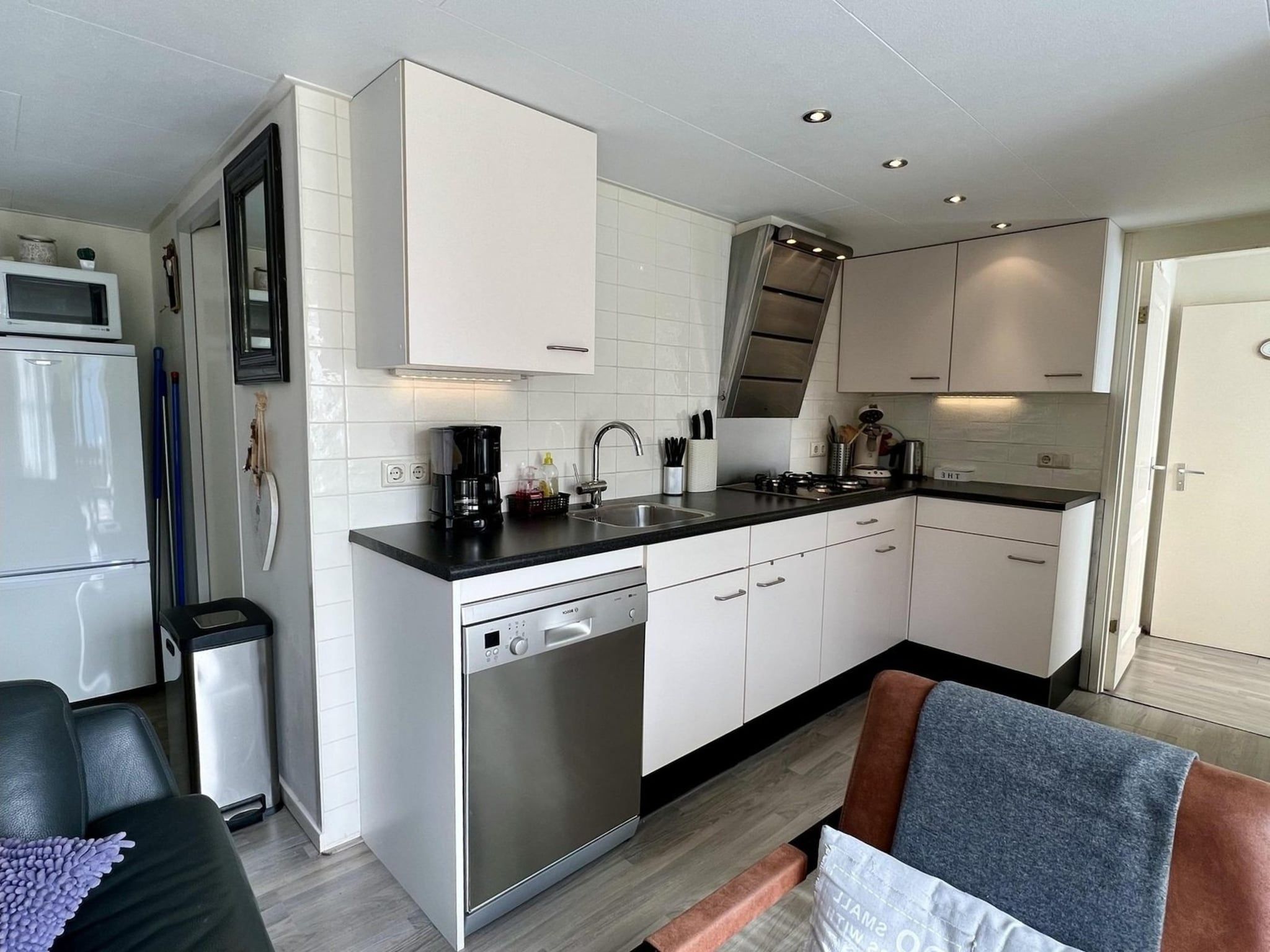 De woonkamer van Eb en Vloed 75 in Sint Maartenszee