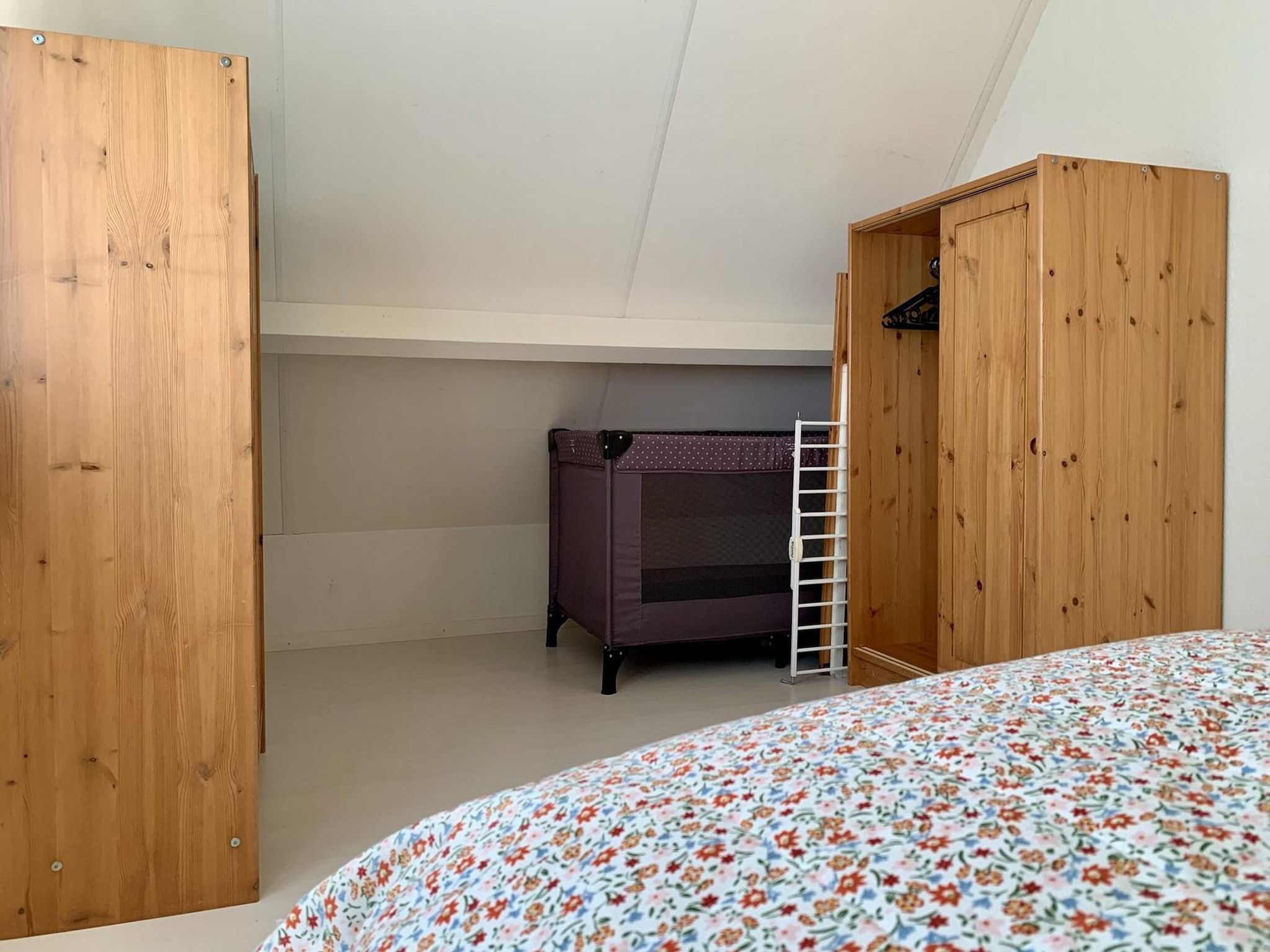 Een slaapkamer van Gudea 5 in Sint Maartensbrug