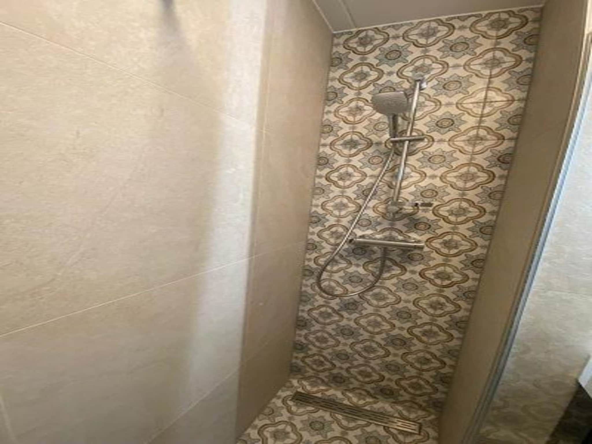 De badkamer van Kloosterbos 4 in Sint Maartensbrug