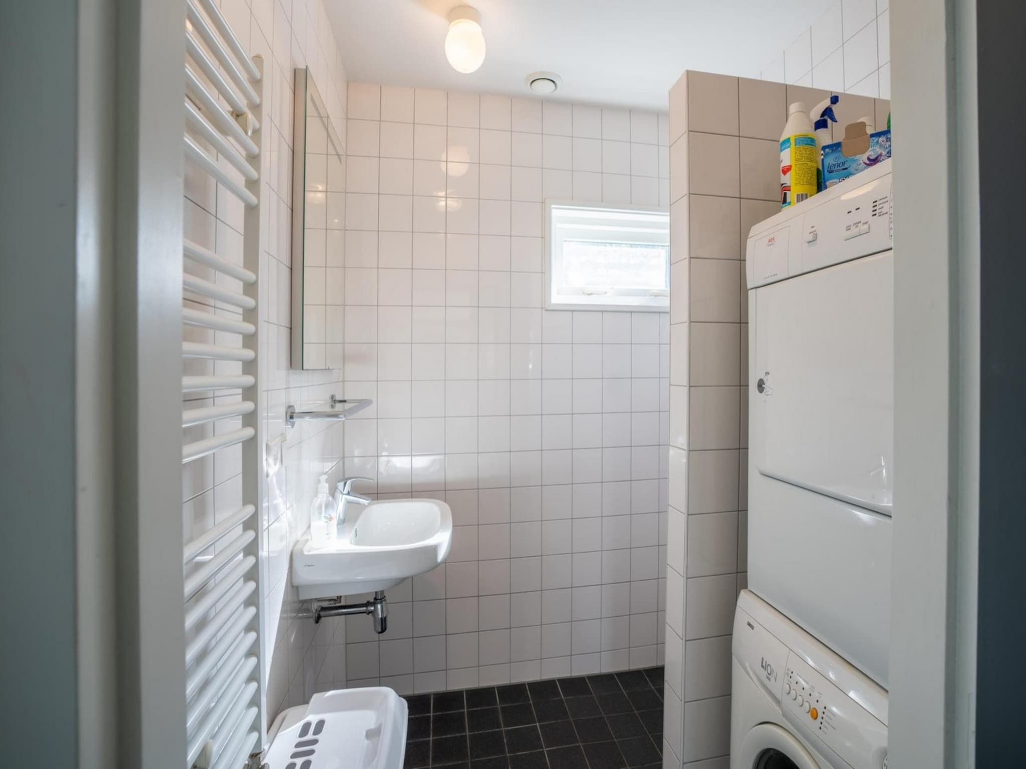 De badkamer van Korfwaterweg 41 in Petten