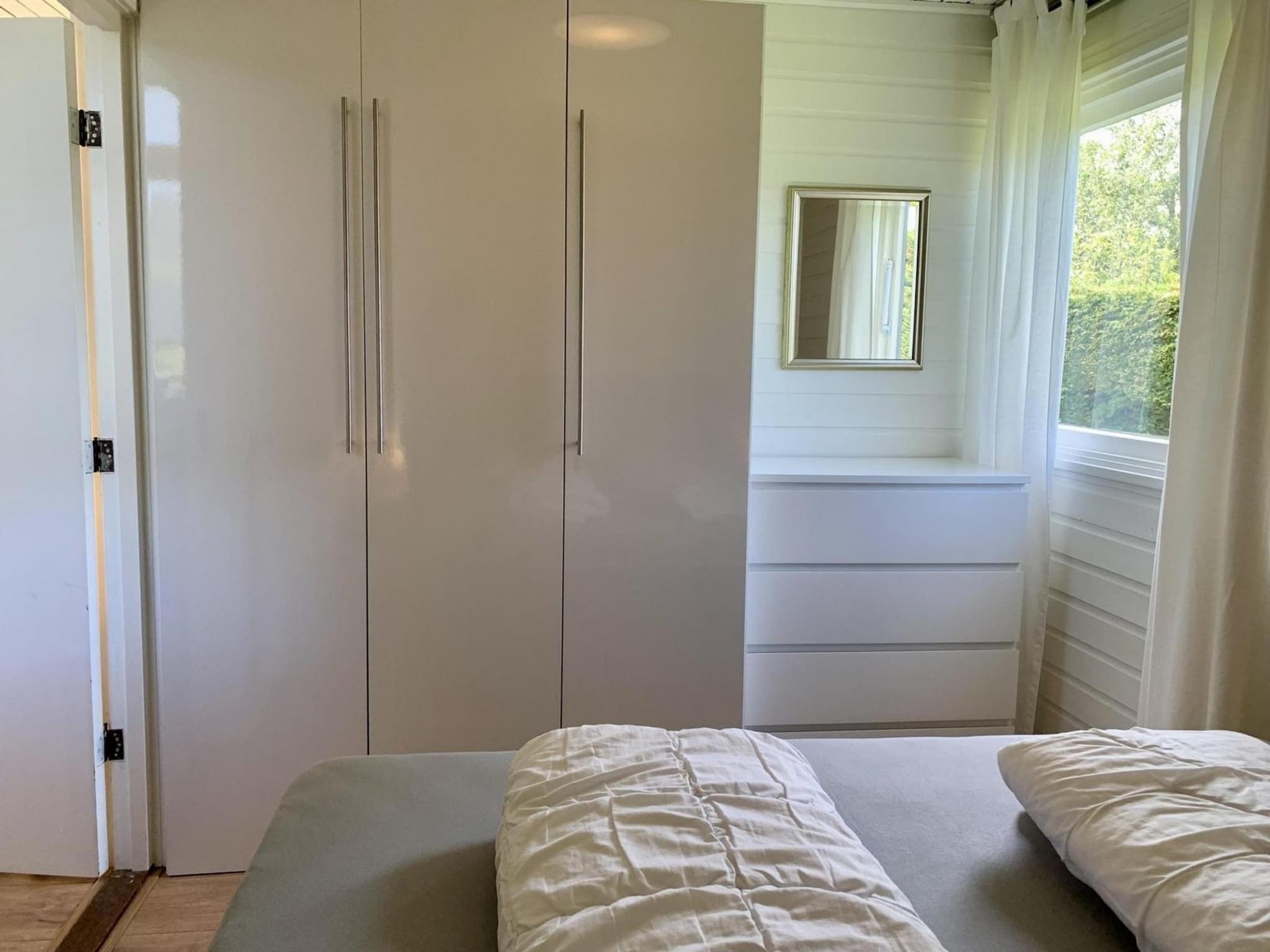 Een slaapkamer van Eureka 34 in Sint Maartensvlotbrug