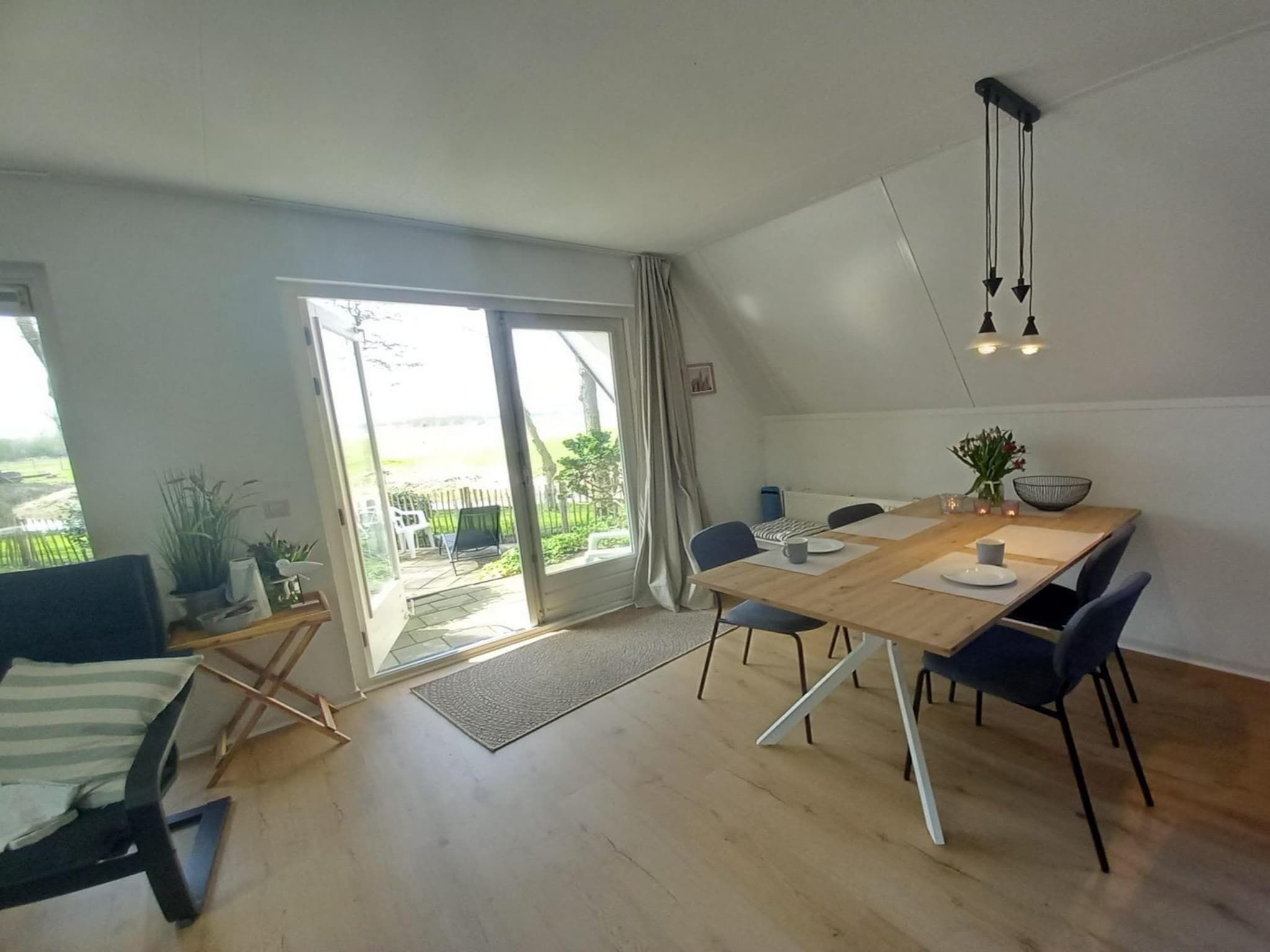 De eetkamer van Vogelvrij 4 in Burgerbrug