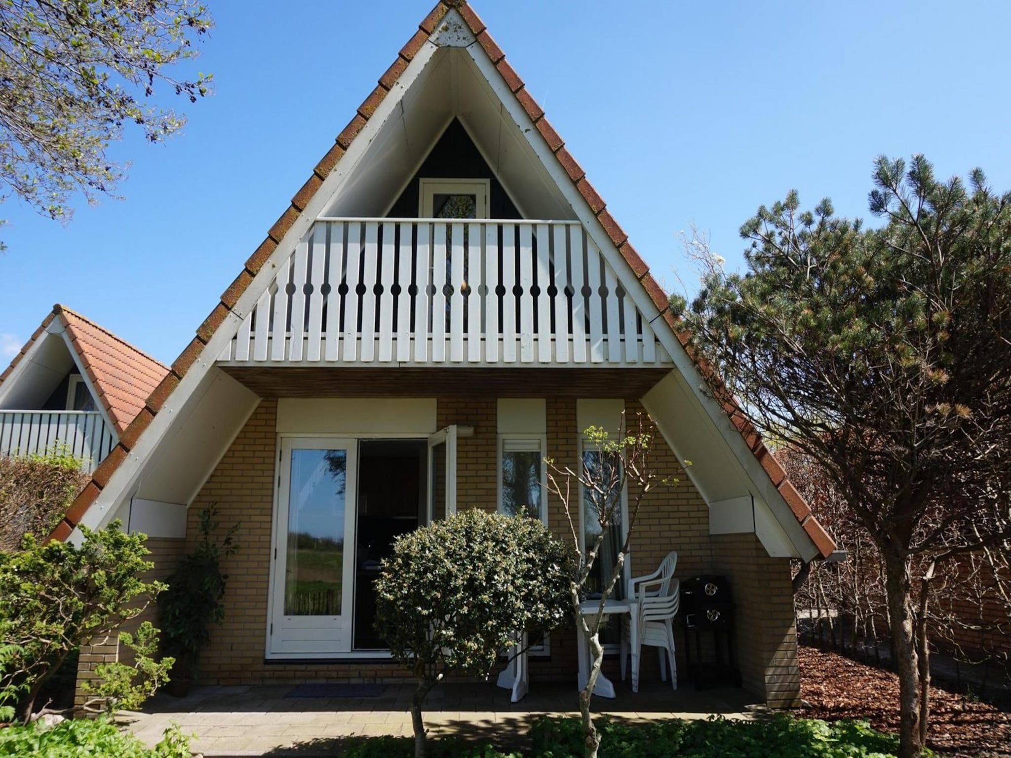 De buitenkant van Vogelvrij 4 in Burgerbrug