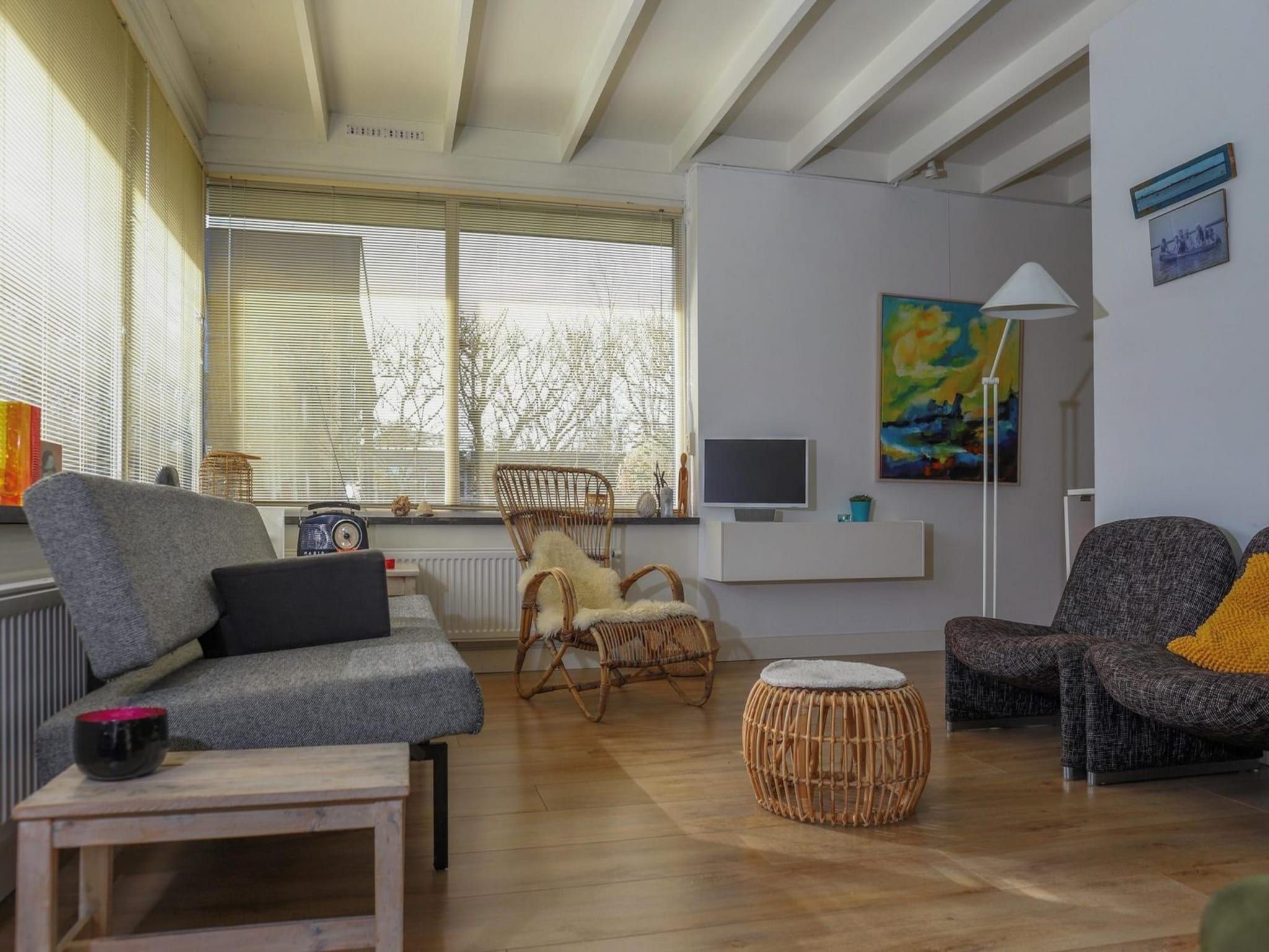 De woonkamer van Wildrijk 21 in Sint Maartenszee