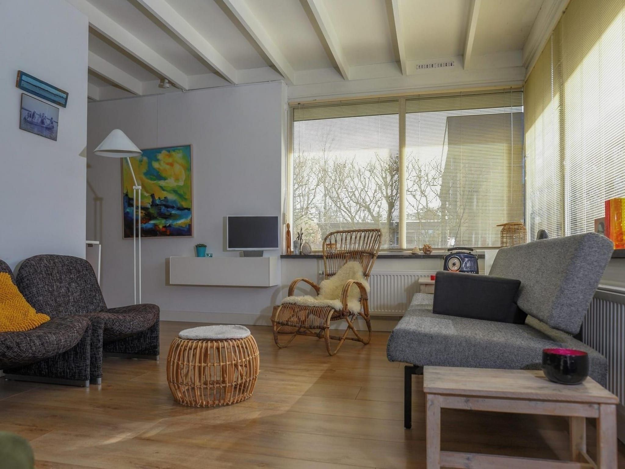 De woonkamer van Wildrijk 21 in Sint Maartenszee