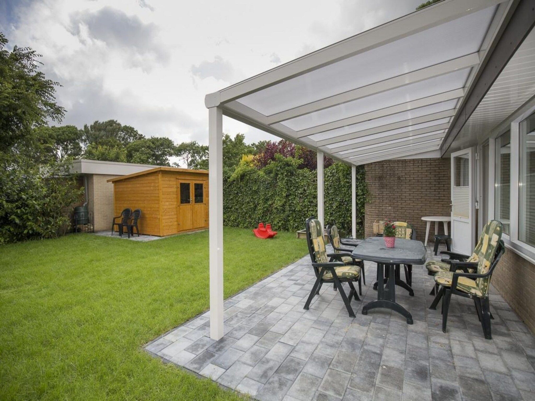 Het terras van Wildrijk 035 in Sint Maartenszee