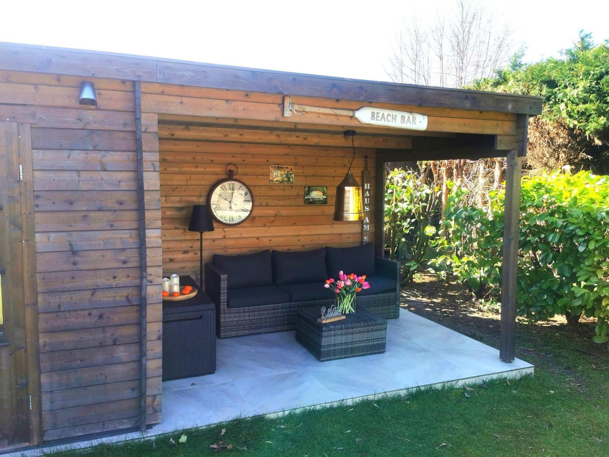 Het terras van Wildrijk 108 in Sint Maartenszee