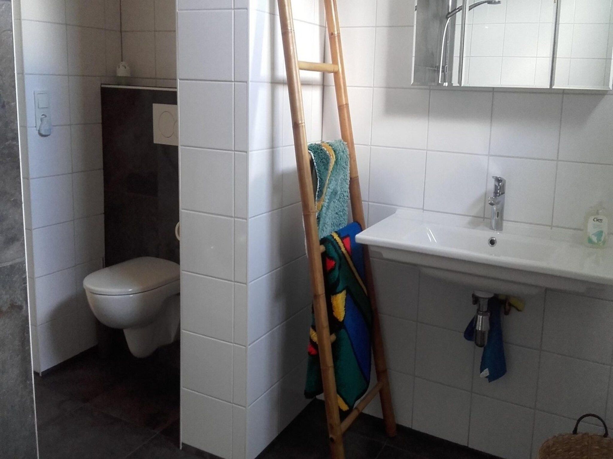 De badkamer van Zeewaard 5 in Sint Maartenszee