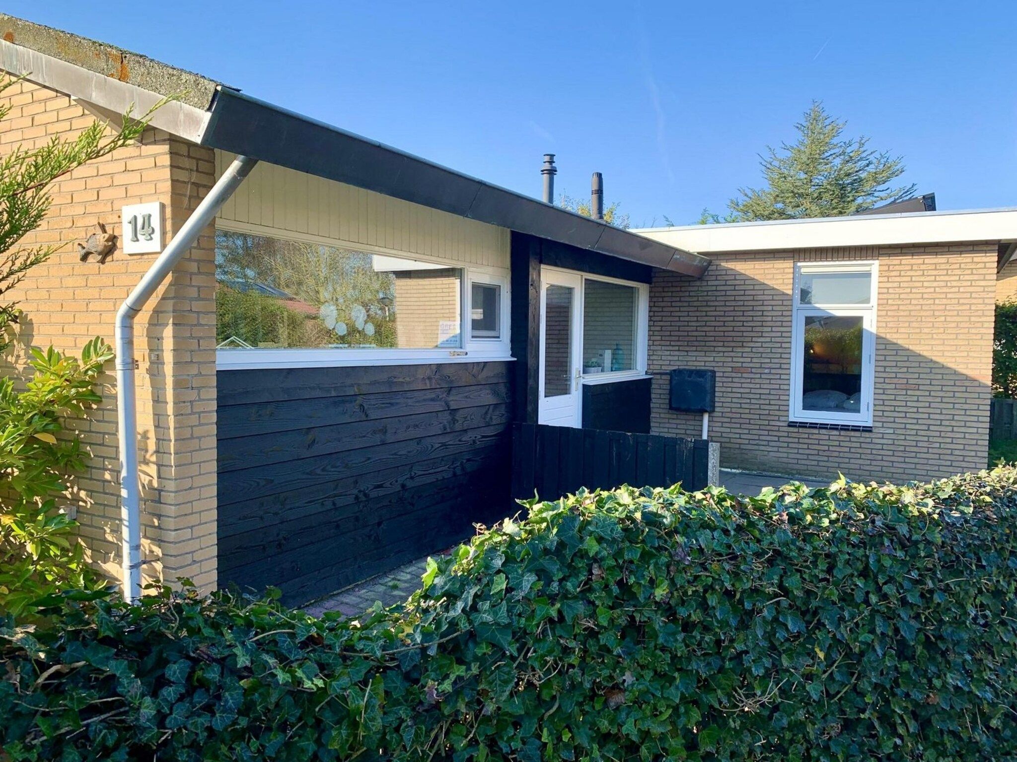 De buitenkant van Zeewaard 14 in Sint Maartenszee