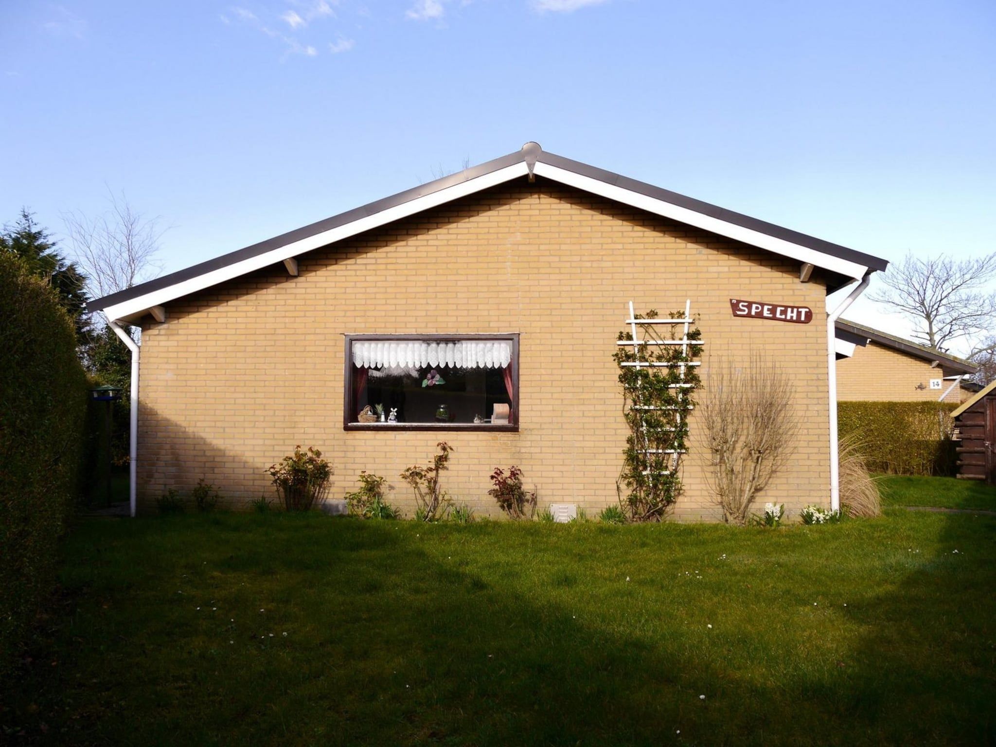 De buitenkant van Zeewaard 15 in Sint Maartenszee