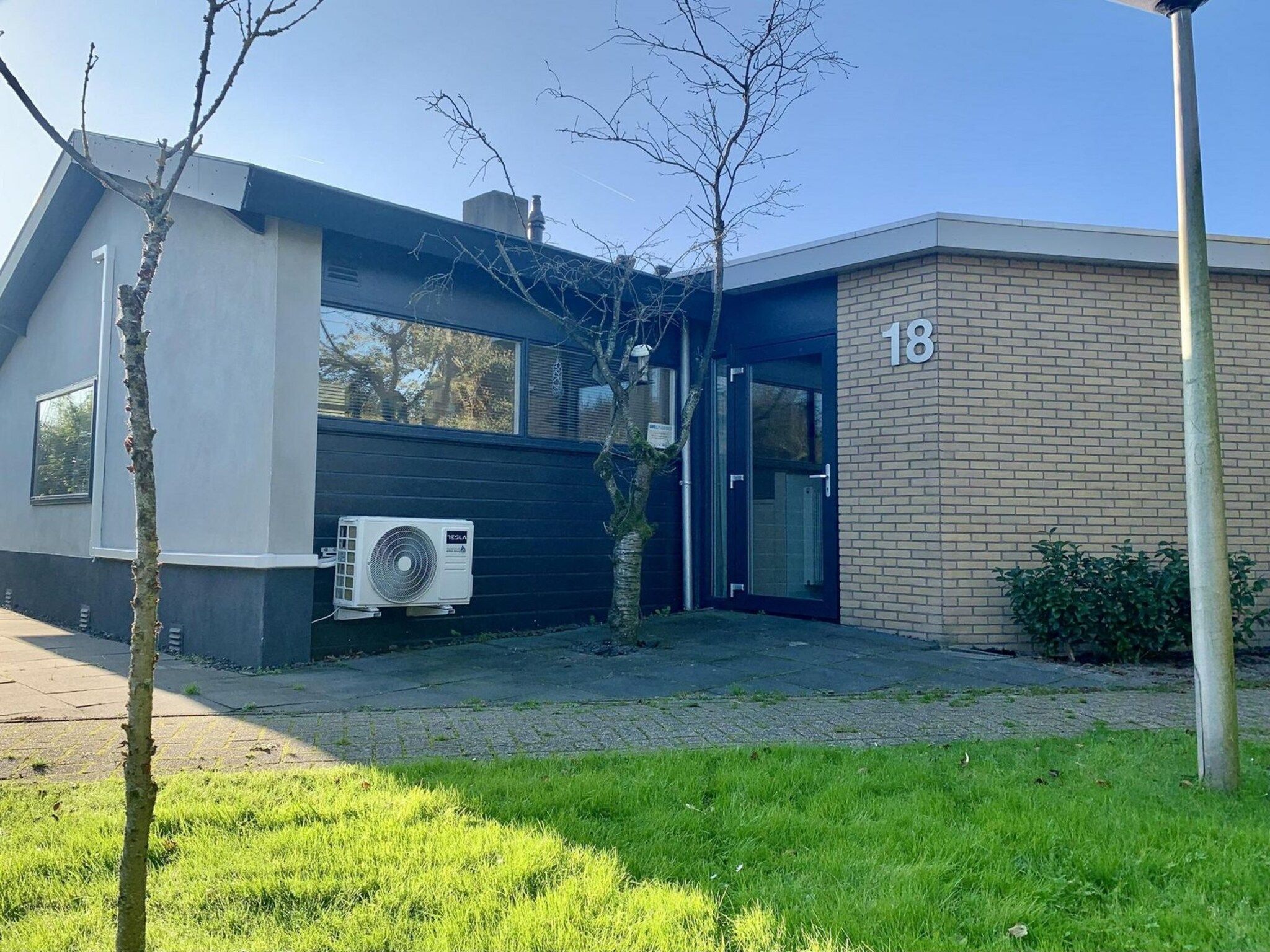 De buitenkant van Zeewaard 18 in Sint Maartenszee