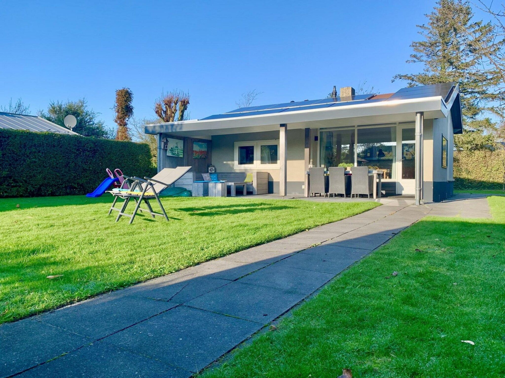 De buitenkant van Zeewaard 18 in Sint Maartenszee