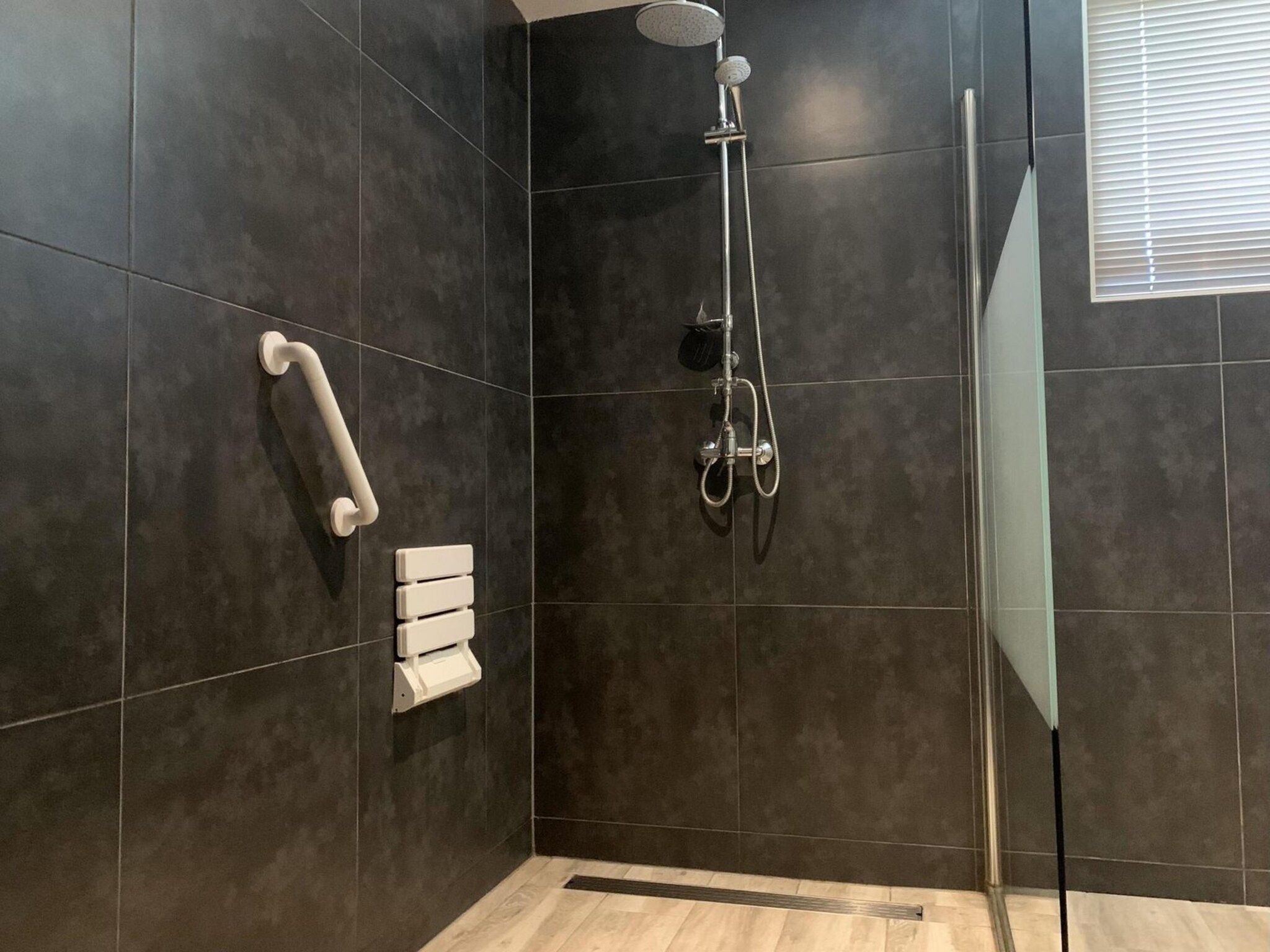 De badkamer van Zeewaard 18 in Sint Maartenszee