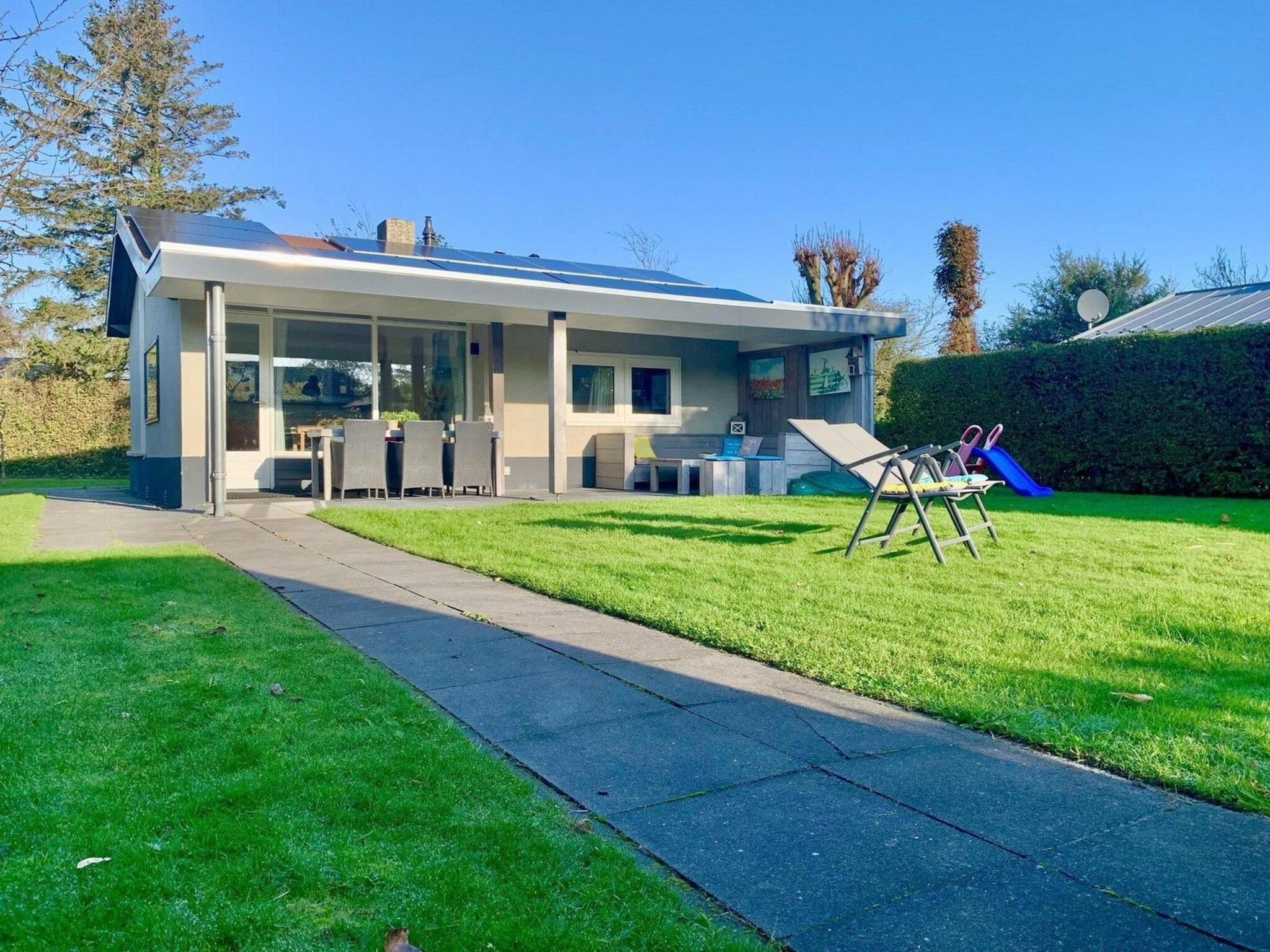 De buitenkant van Zeewaard 18 in Sint Maartenszee