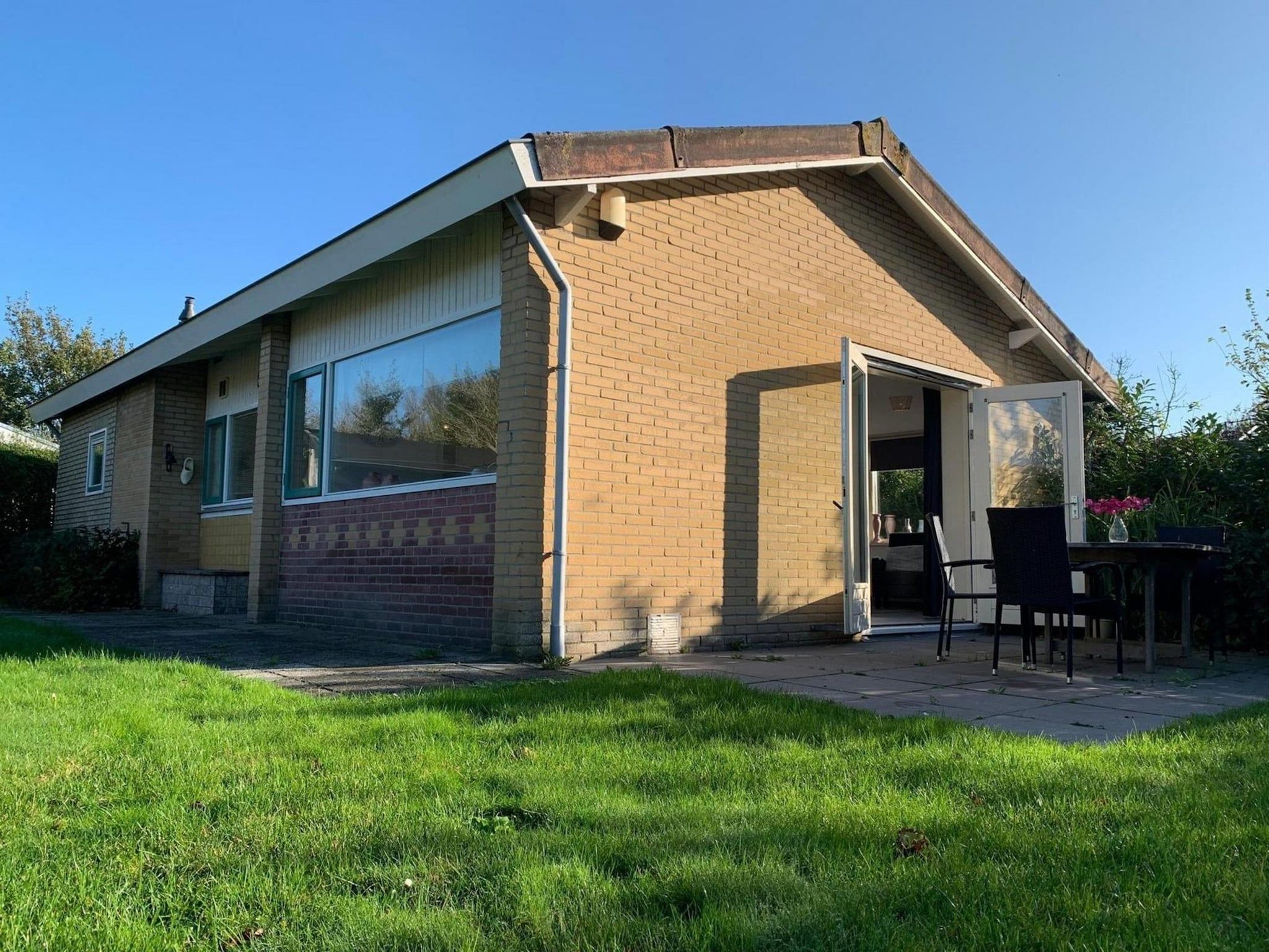 De buitenkant van Zeewaard 21 in Sint Maartenszee