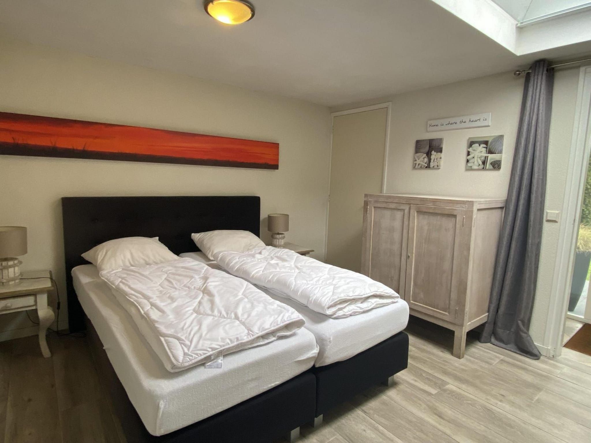 Een slaapkamer van Zeewaard 37 in Sint Maartenszee