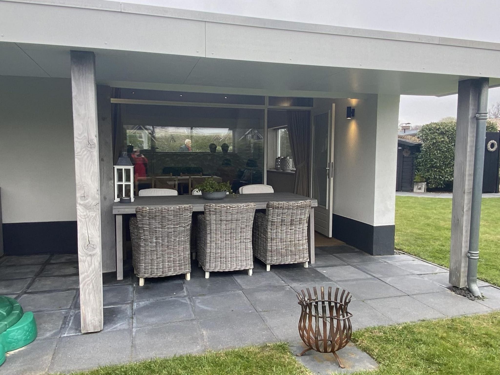 Het terras van Zeewaard 37 in Sint Maartenszee