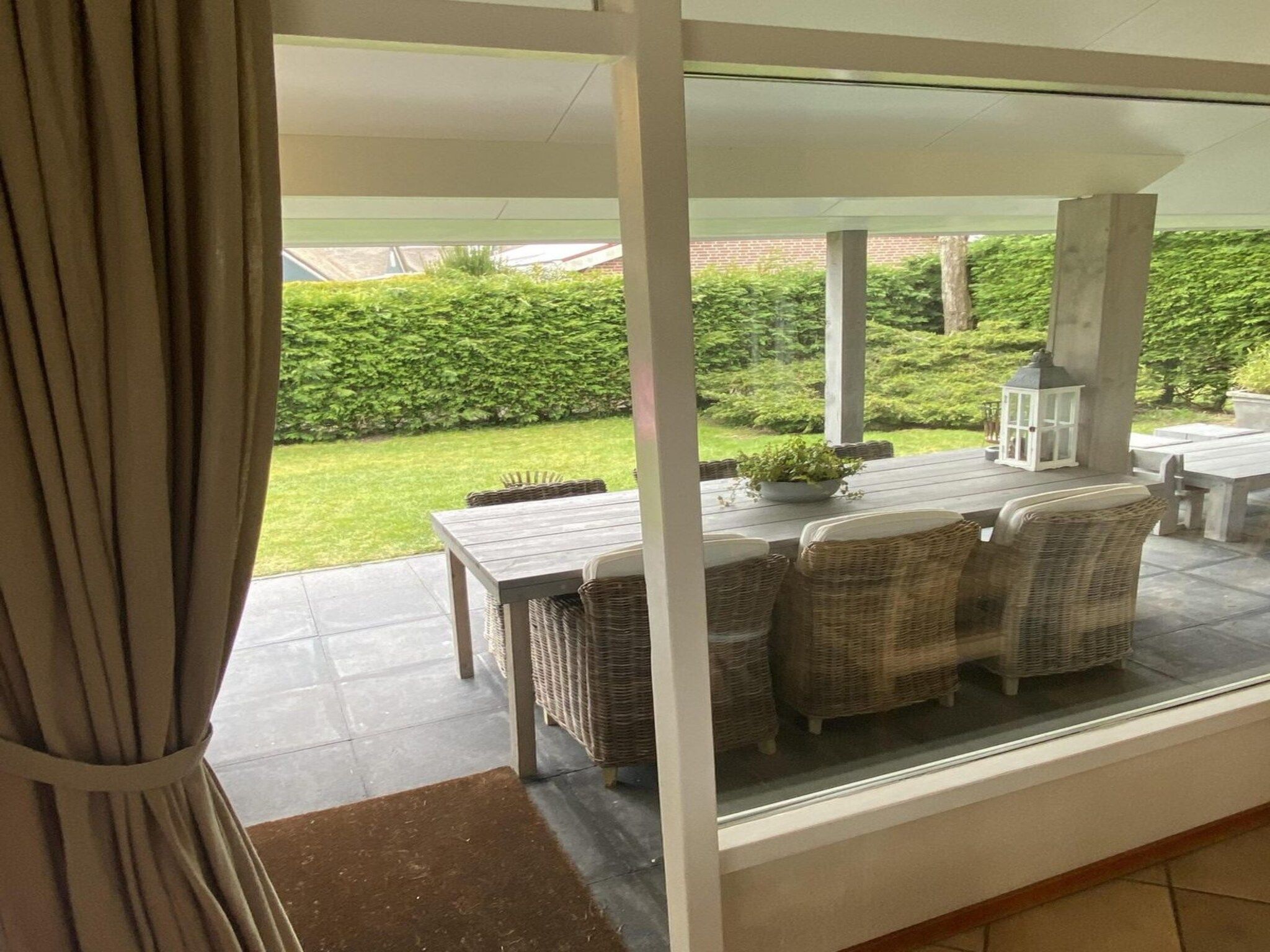 Het terras van Zeewaard 37 in Sint Maartenszee