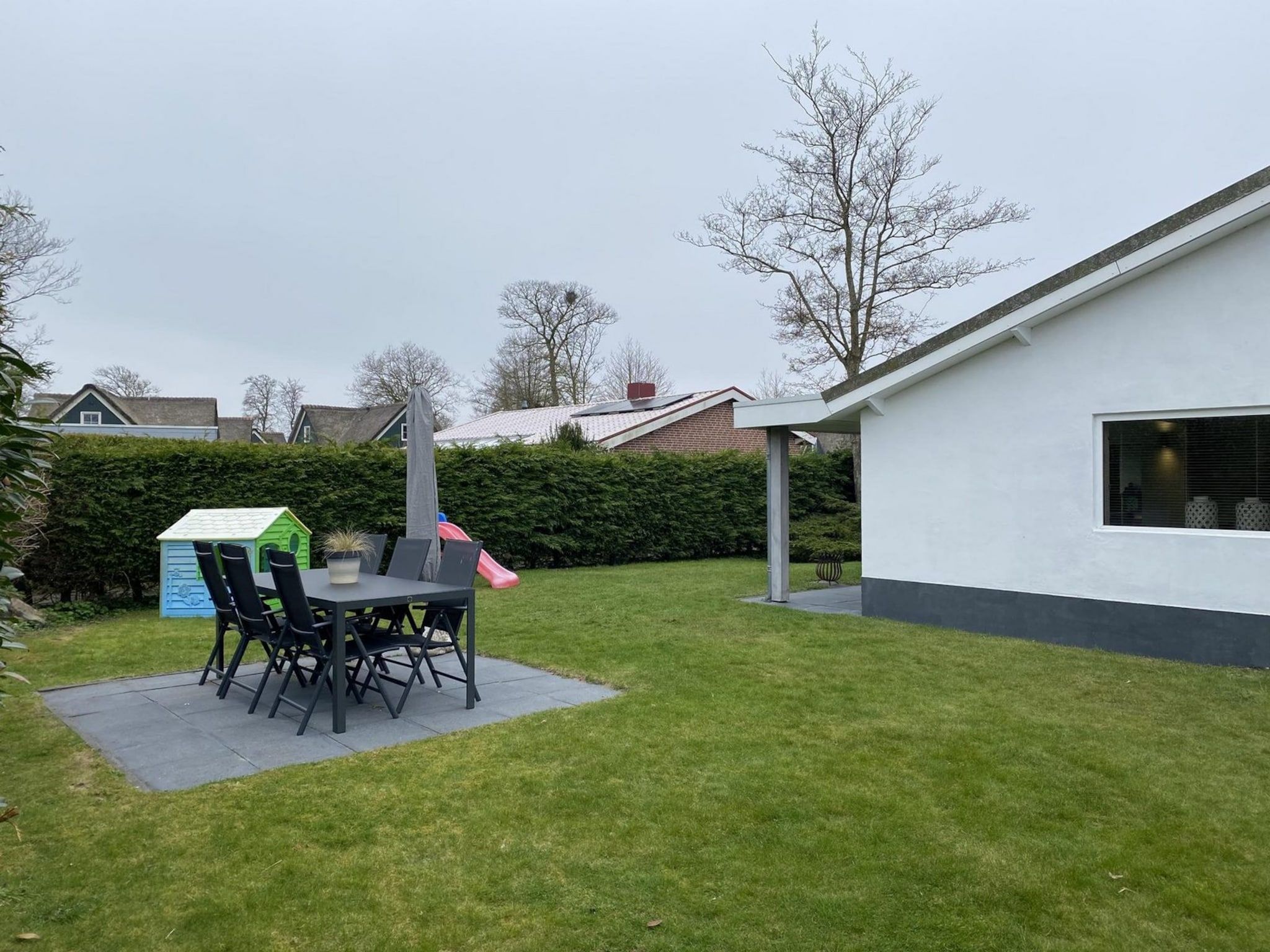 De tuin van Zeewaard 37 in Sint Maartenszee