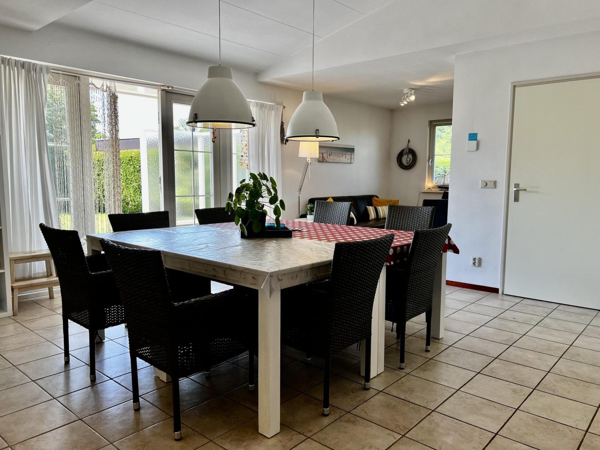 De eetkamer van Eureka 100 in Sint Maartenszee