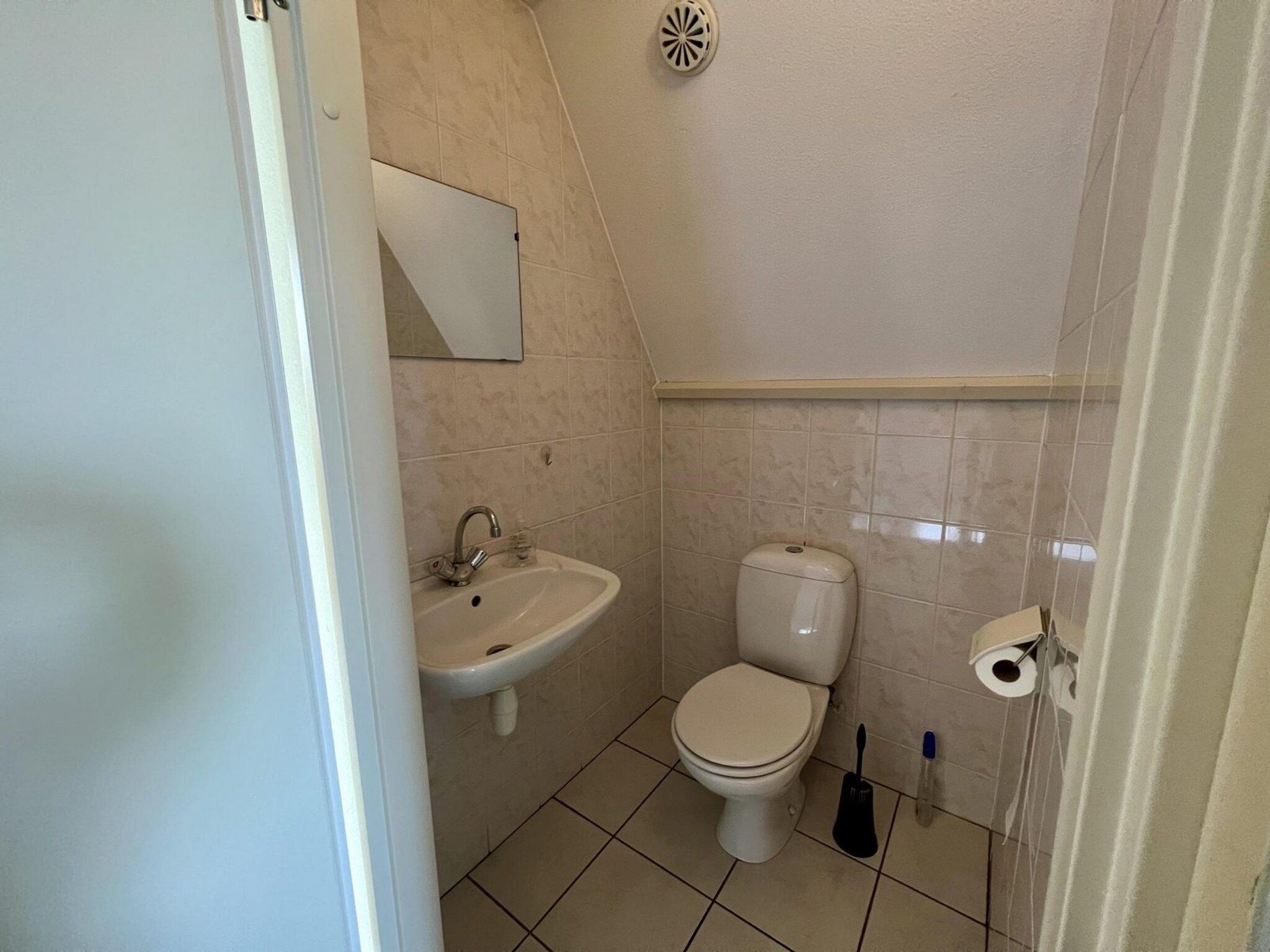 De badkamer van Campanula 55 in Sint Maartenszee