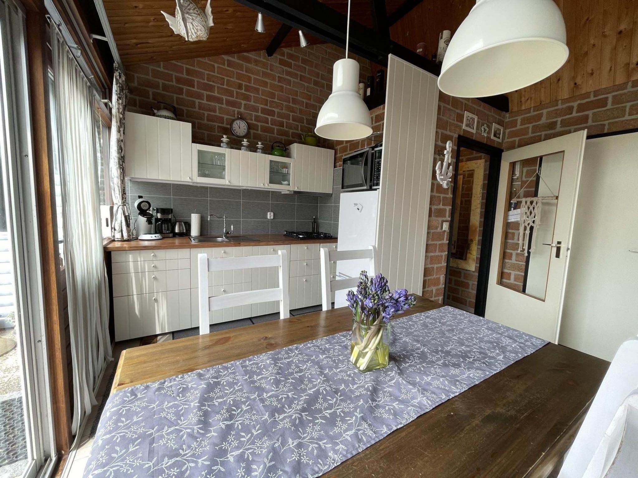 De eetkamer van Boerenslag 28 in Sint Maartenszee