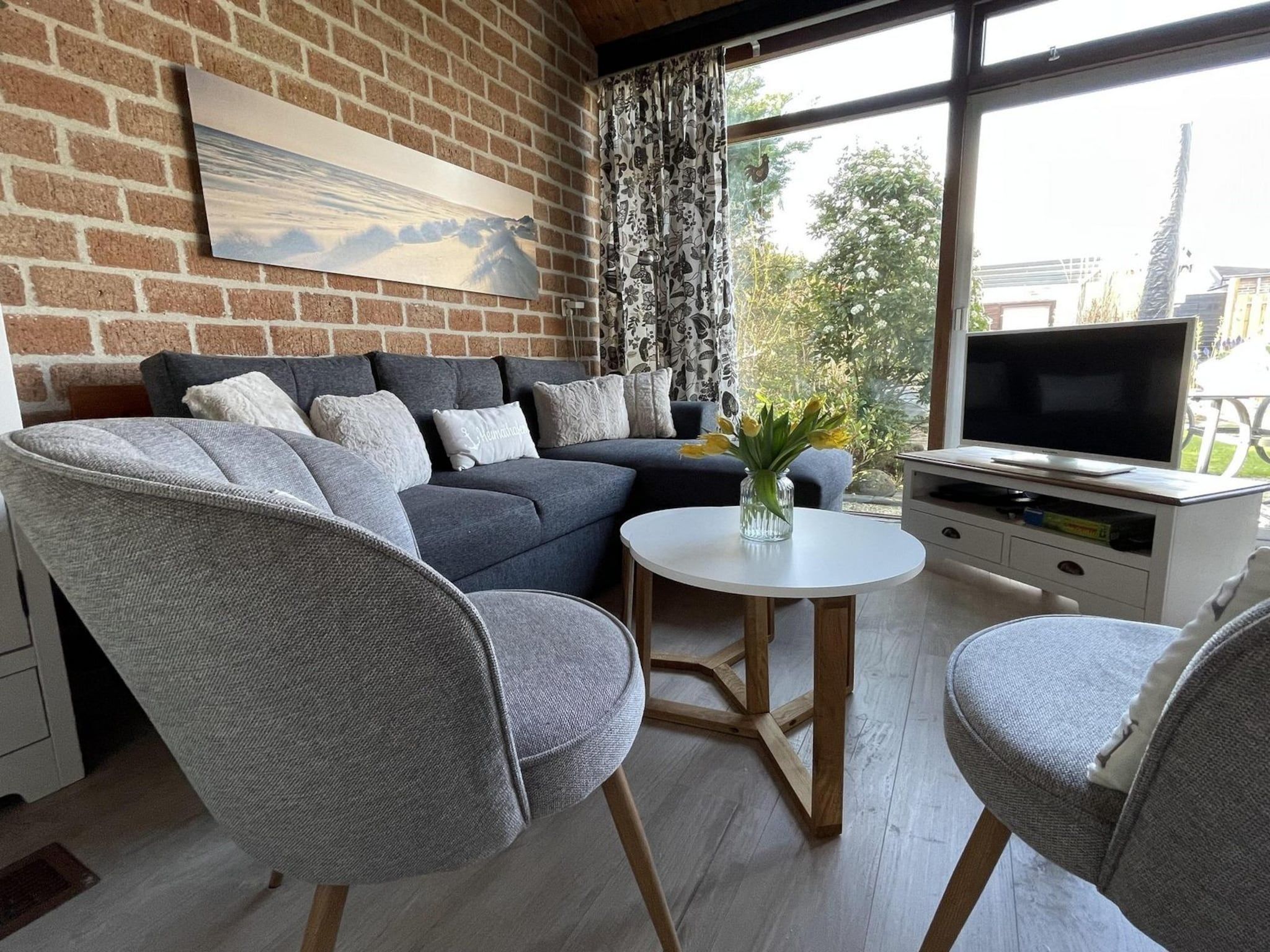 De woonkamer van Boerenslag 28 in Sint Maartenszee