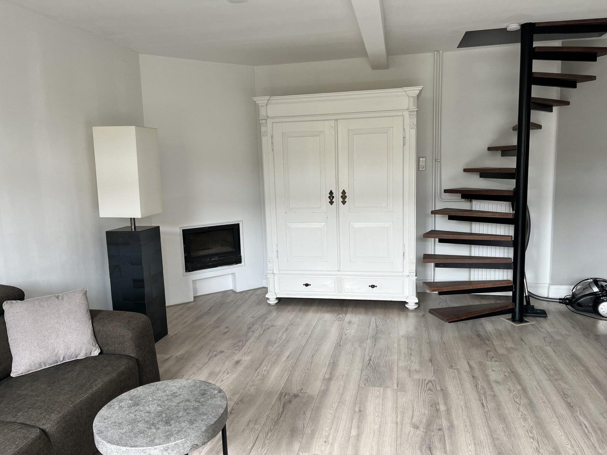 De woonkamer van Sint Maartensweg 38 in Sint Maartensvlotbrug