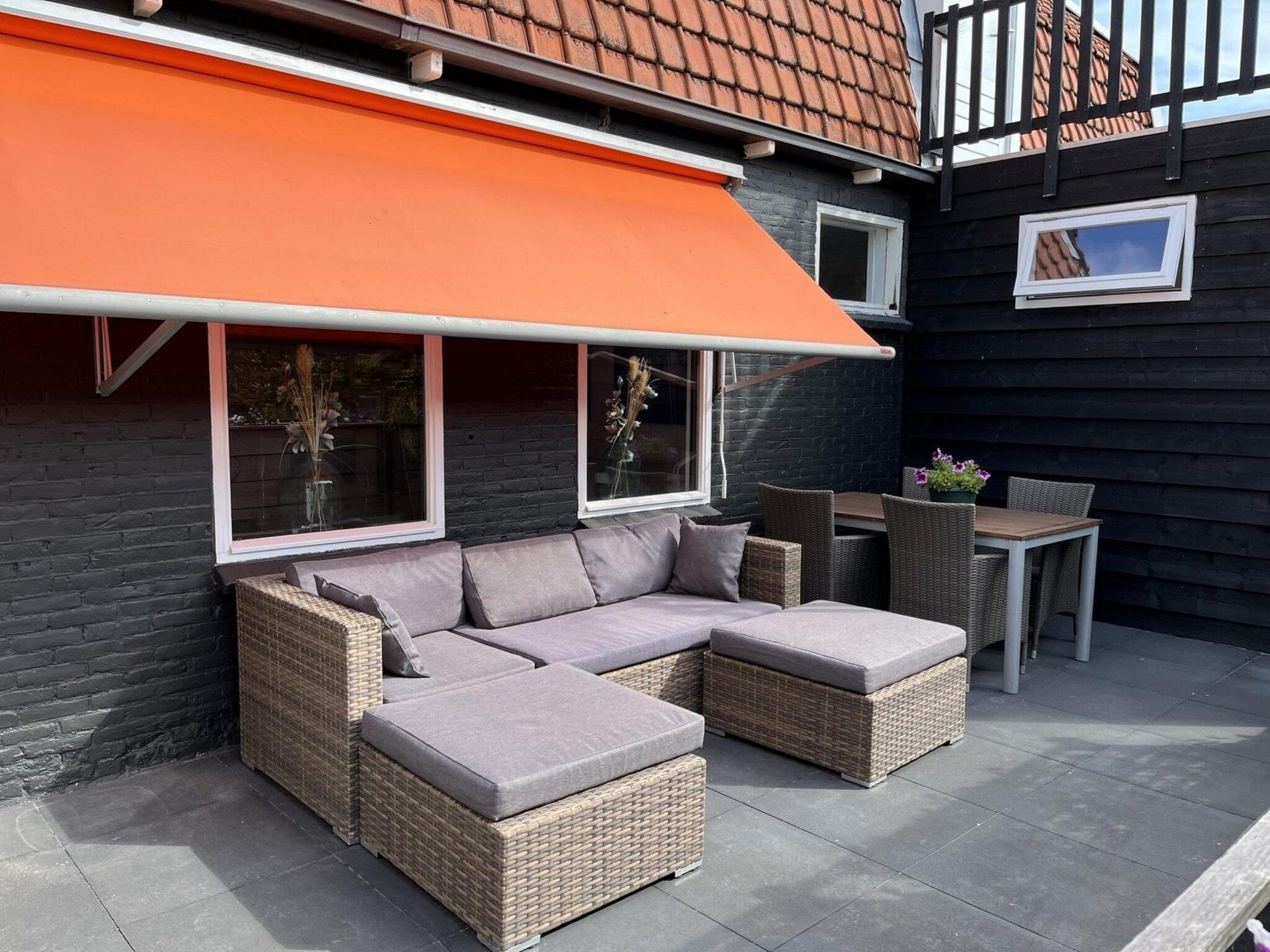 De woonkamer van Sint Maartensweg 38 in Sint Maartensvlotbrug