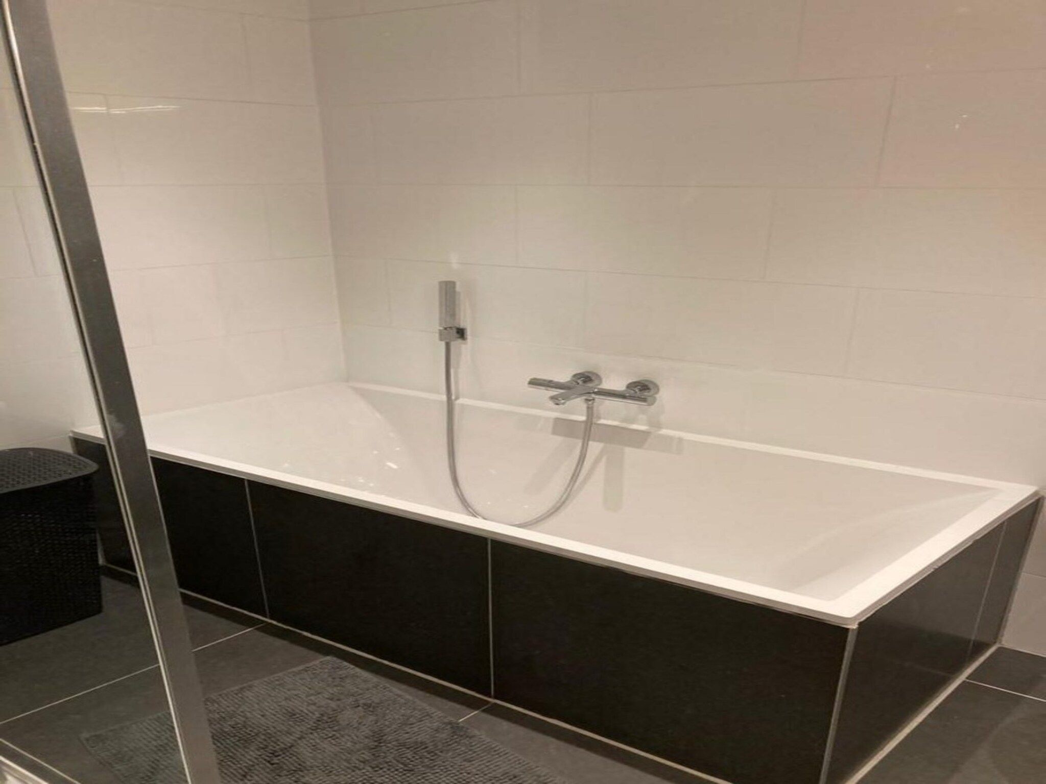 De badkamer van Sint Maartensweg 38 in Sint Maartensvlotbrug