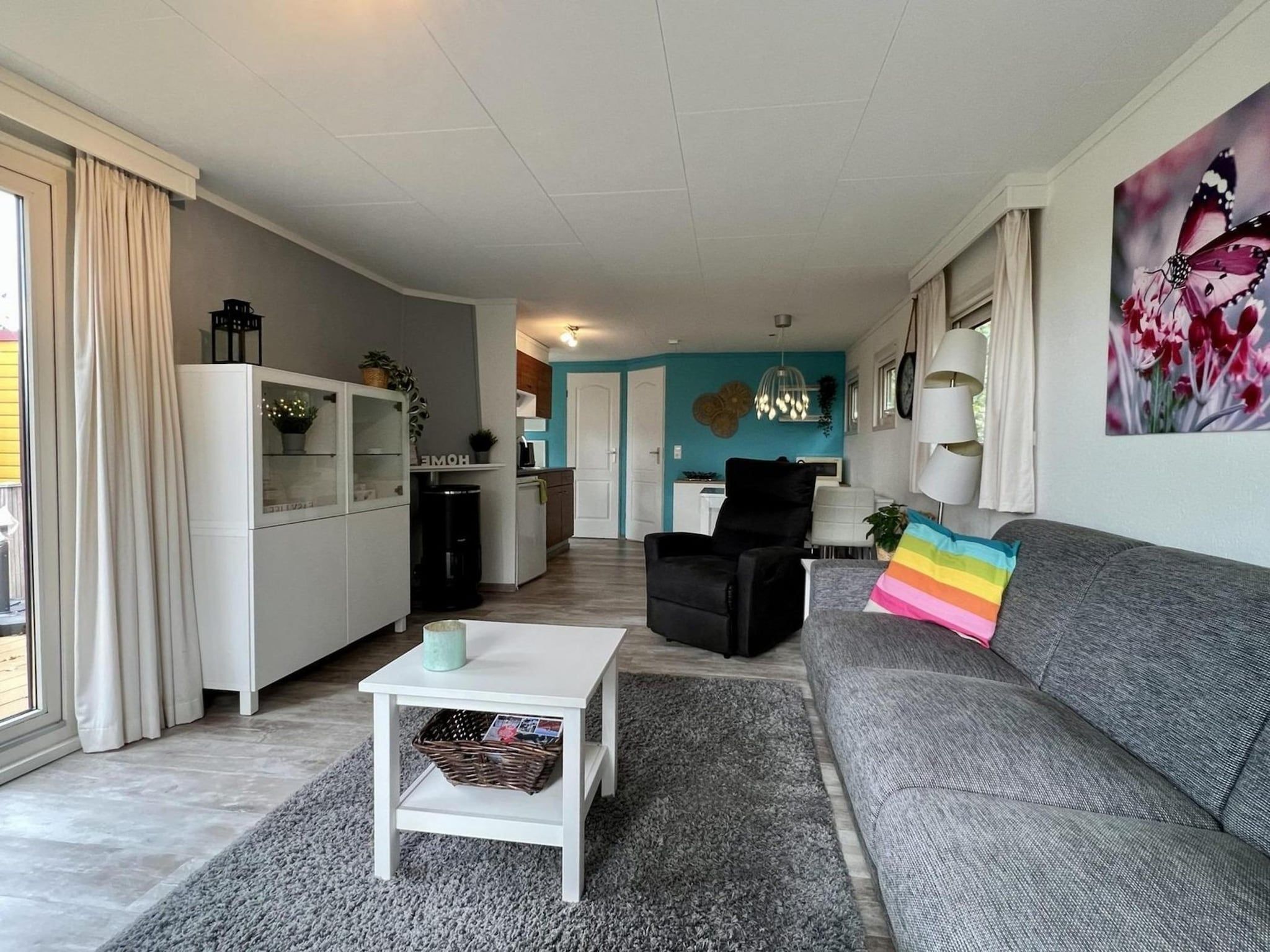 De woonkamer van Campanula 208 in Sint Maartenszee
