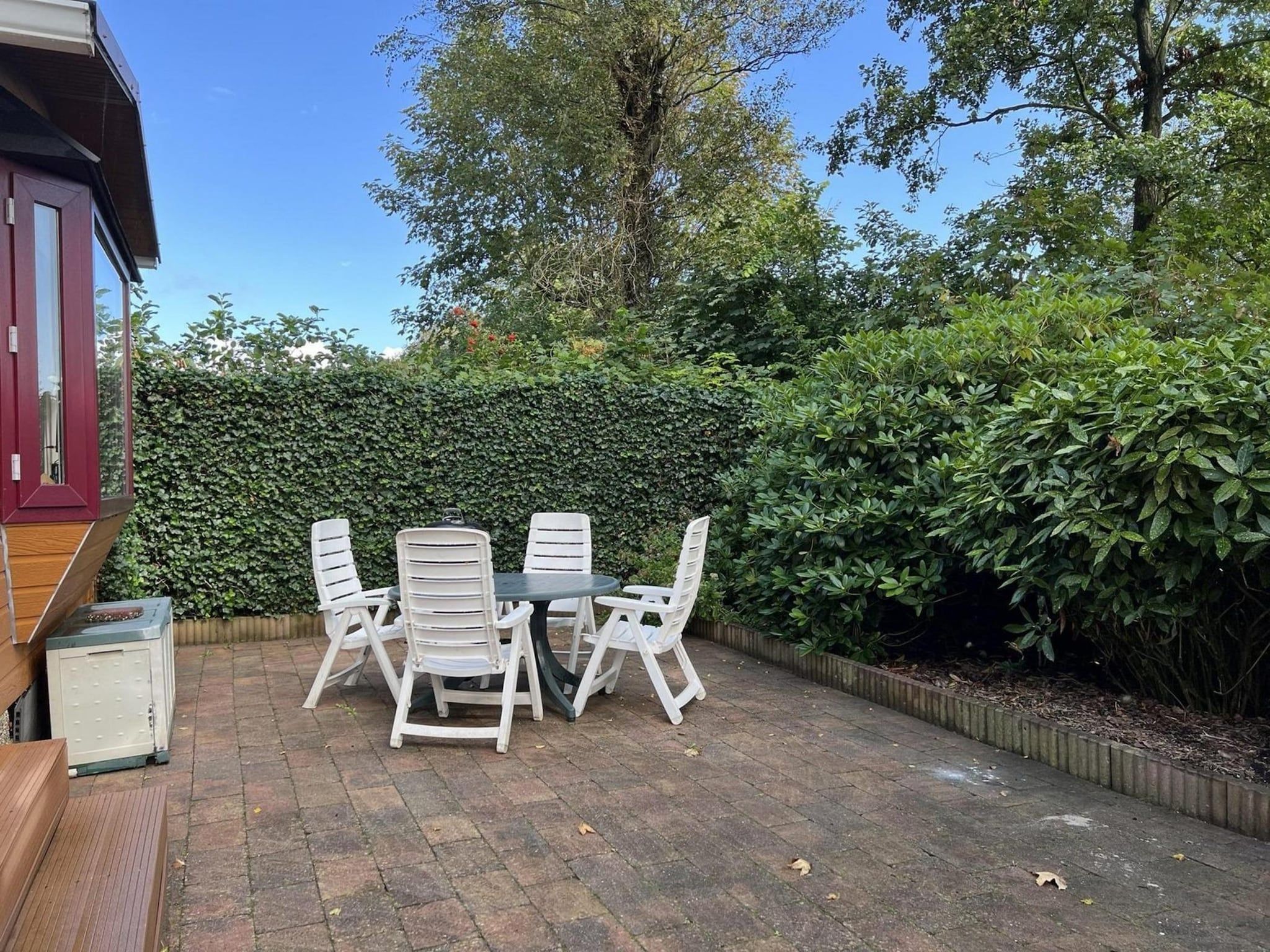 Het terras van Campanula 208 in Sint Maartenszee