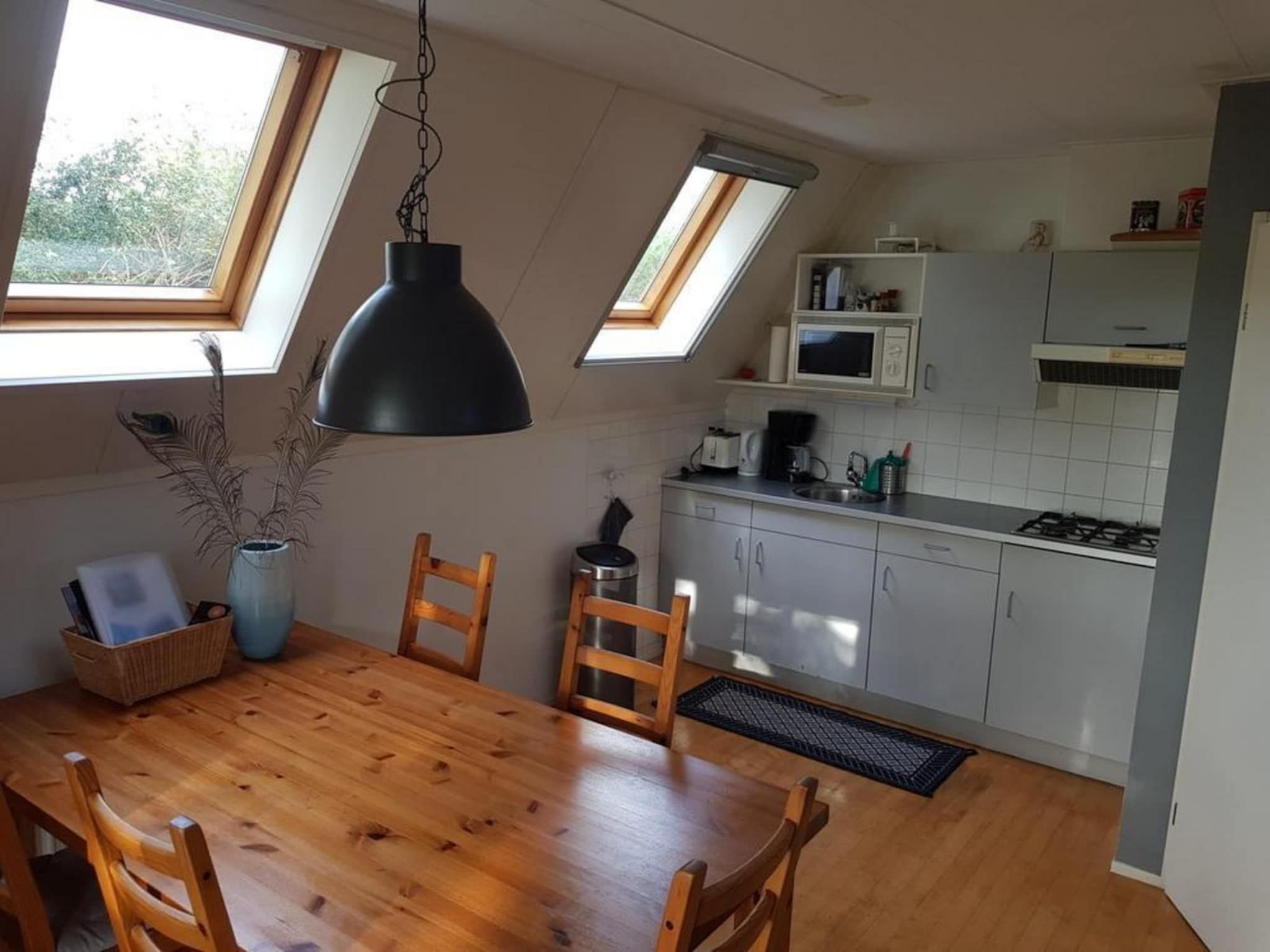 De eetkamer van Vogelvrij 5 in Burgerbrug